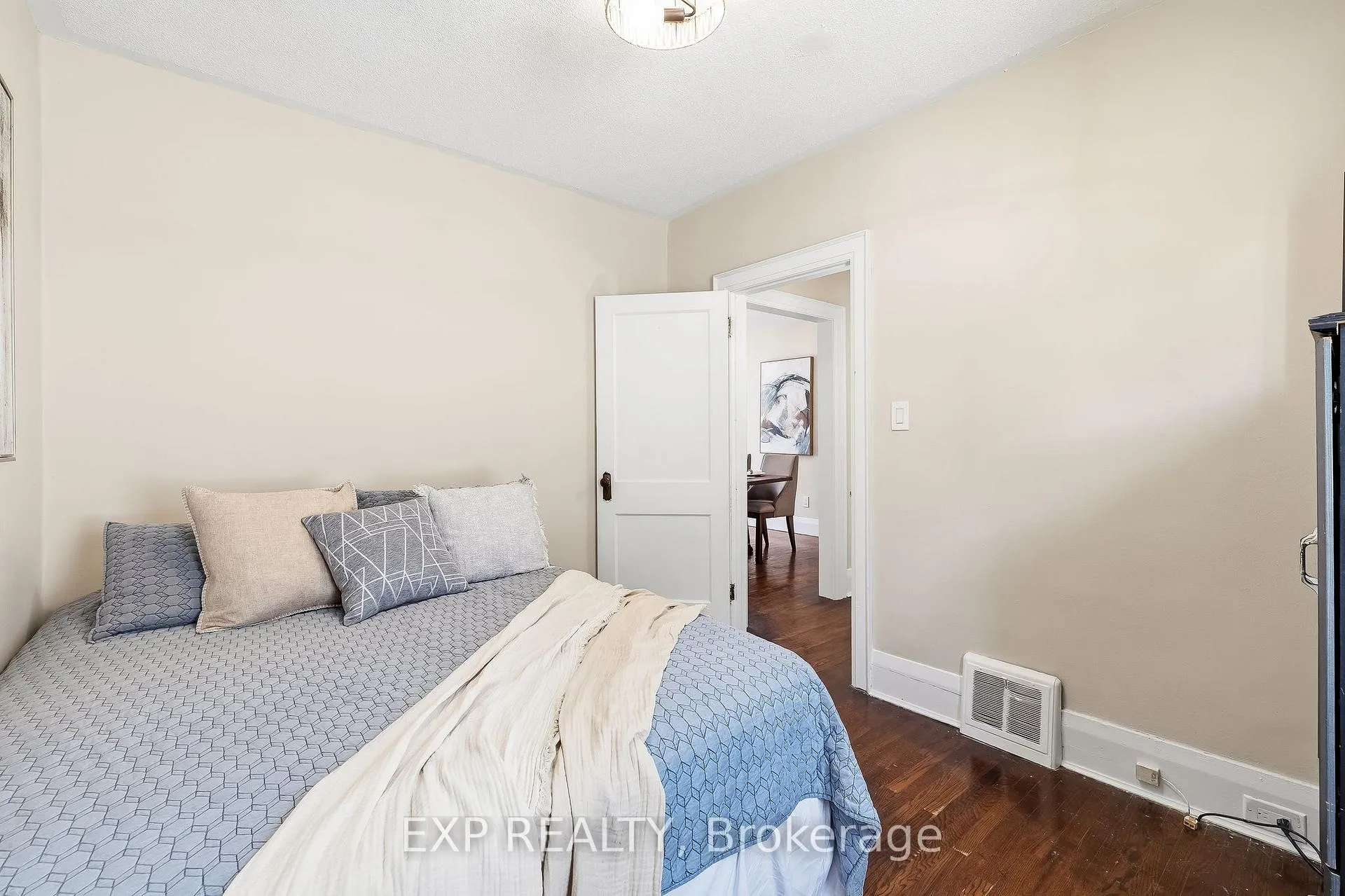 Photo 23 of 652 Hortop Street, Oshawa, O'Neill — HOMEH