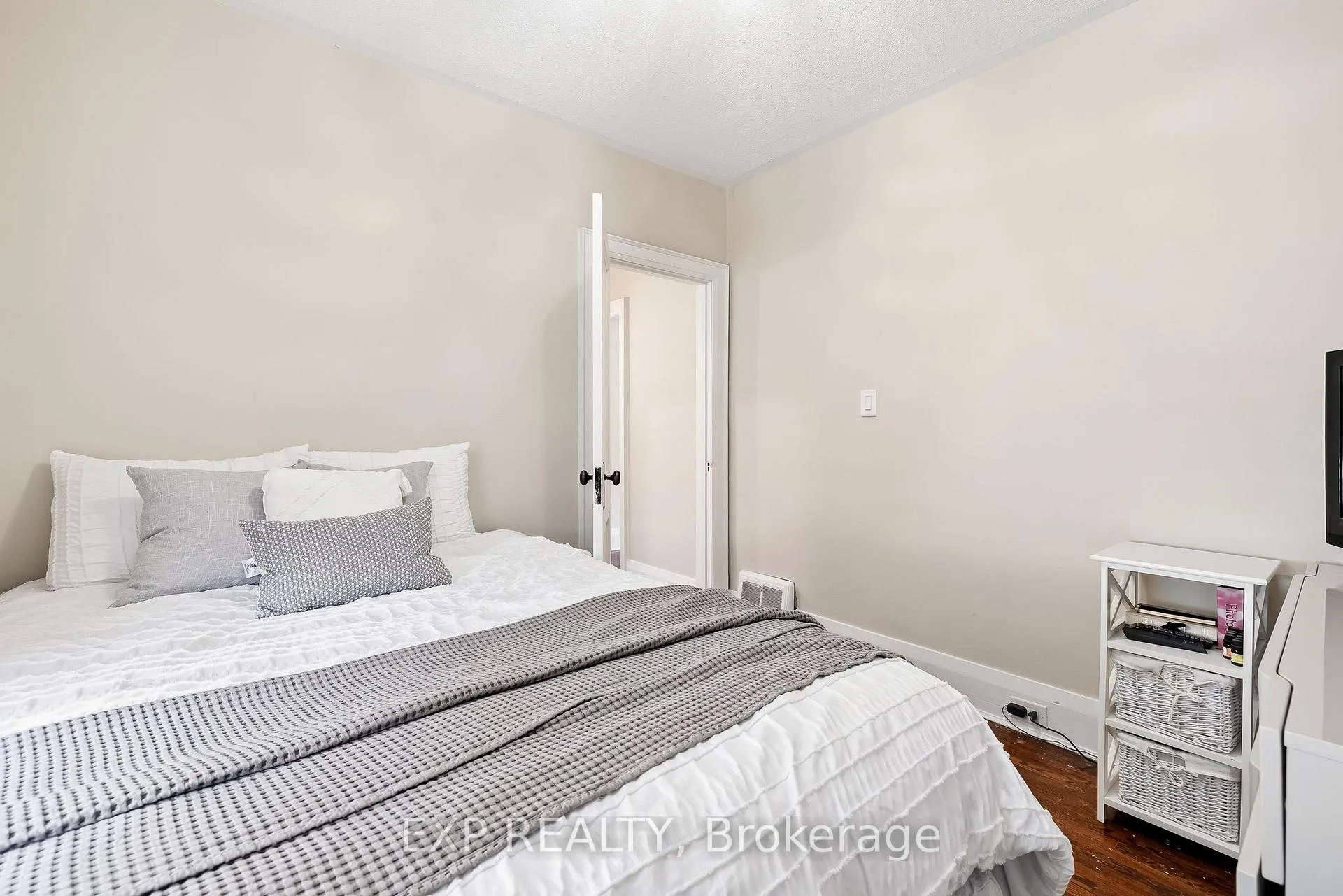 Photo 25 of 652 Hortop Street, Oshawa, O'Neill — HOMEH