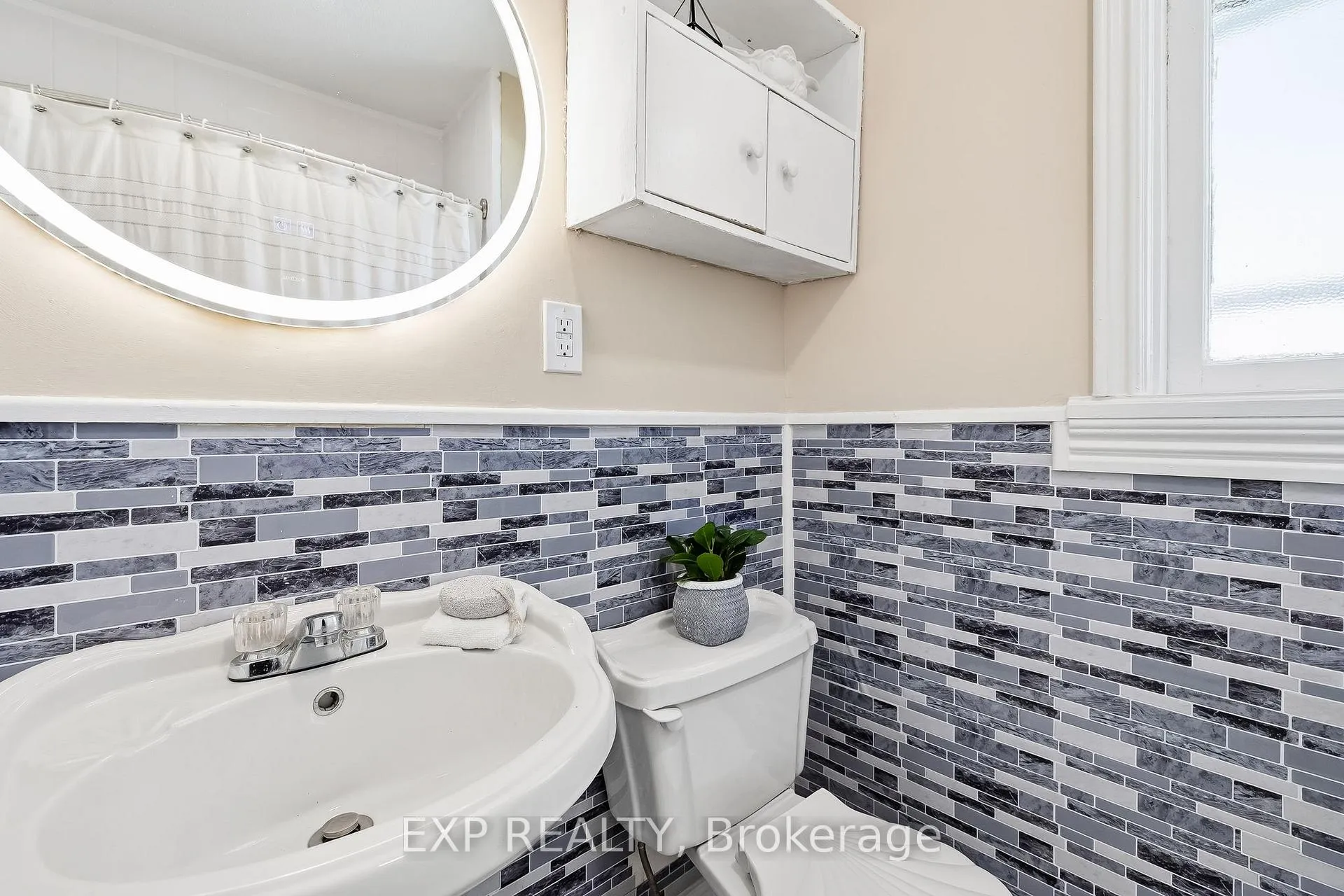 Photo 26 of 652 Hortop Street, Oshawa, O'Neill — HOMEH