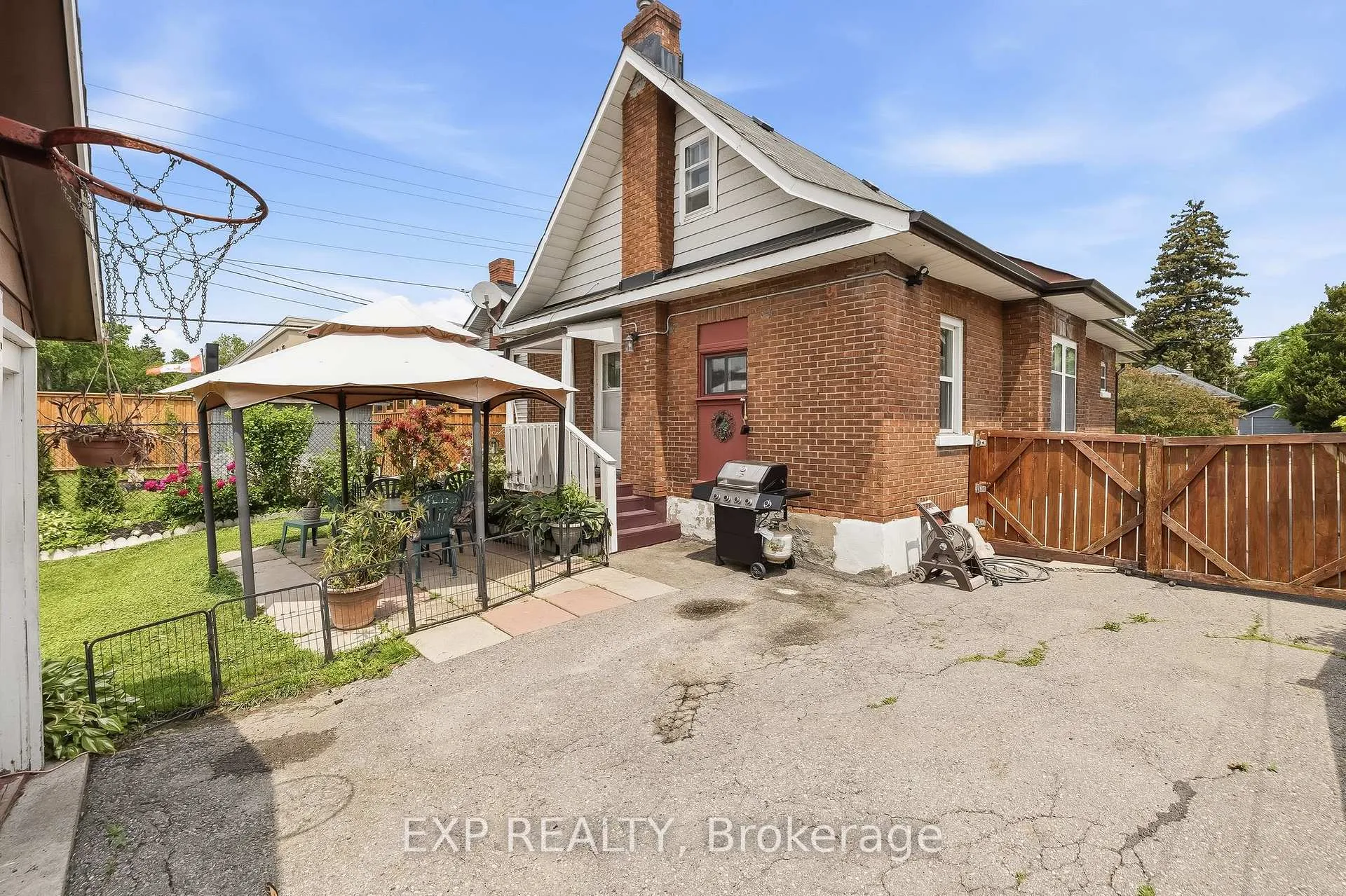 Photo 37 of 652 Hortop Street, Oshawa, O'Neill — HOMEH