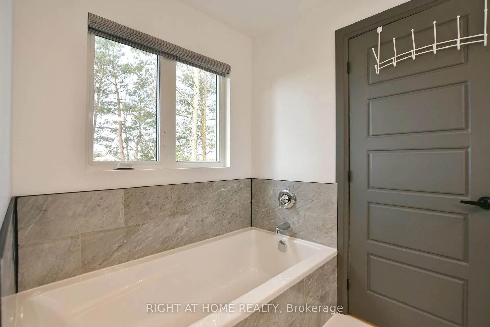 Photo 23 of 2946 County Road 92, Springwater, Rural Springwater — HOMEH