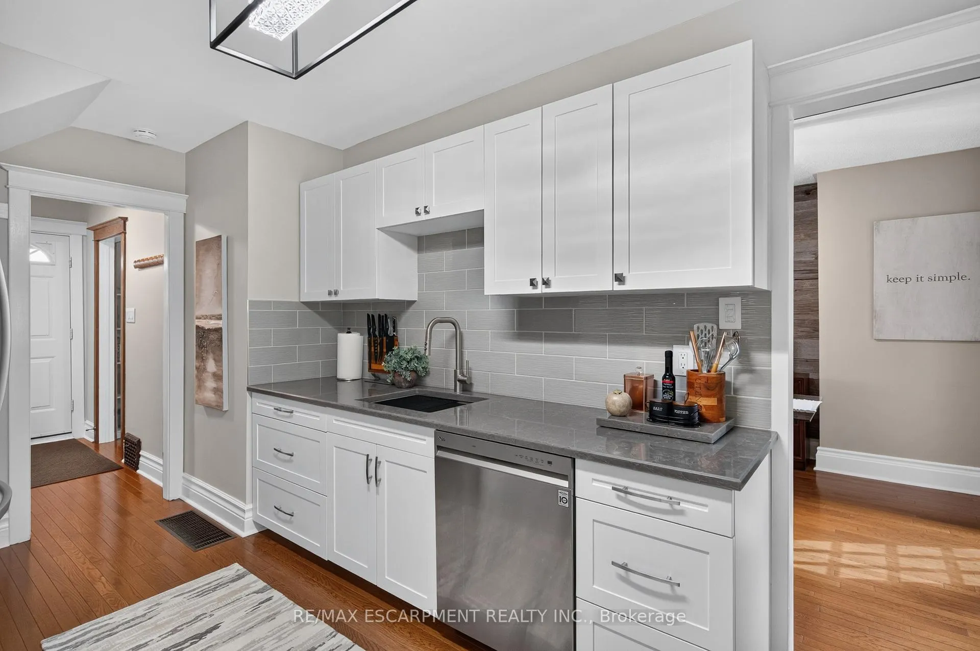 Photo 7 of 55 Cameron Avenue N, Hamilton, Homeside — HOMEH