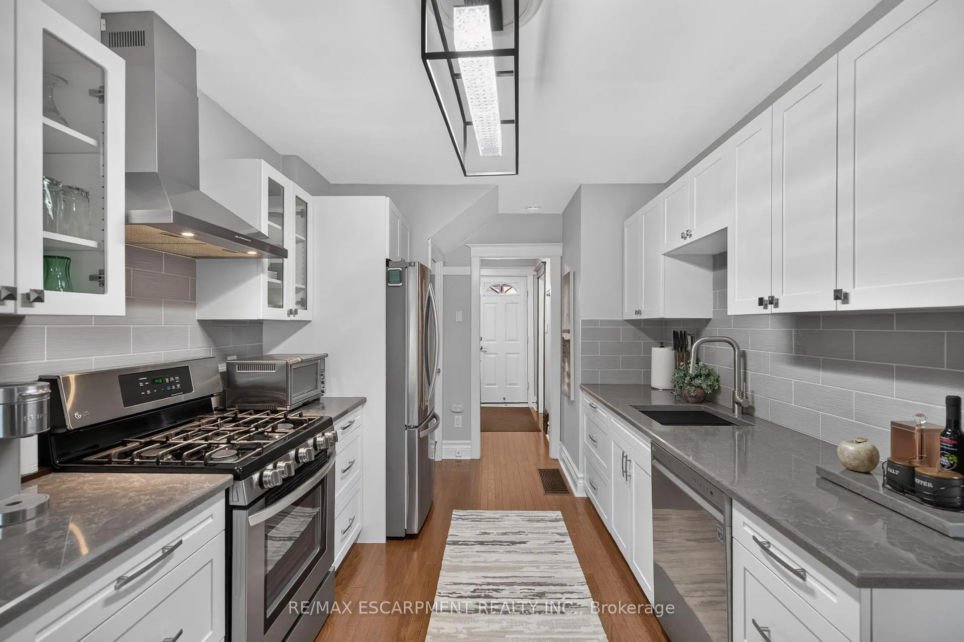 Photo 11 of 55 Cameron Avenue N, Hamilton, Homeside — HOMEH