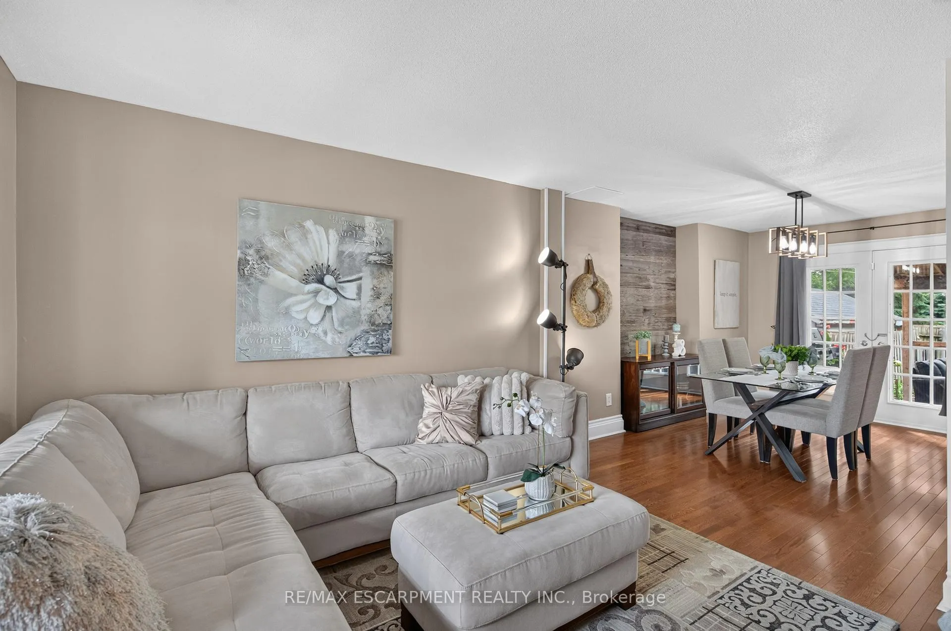 Photo 16 of 55 Cameron Avenue N, Hamilton, Homeside — HOMEH