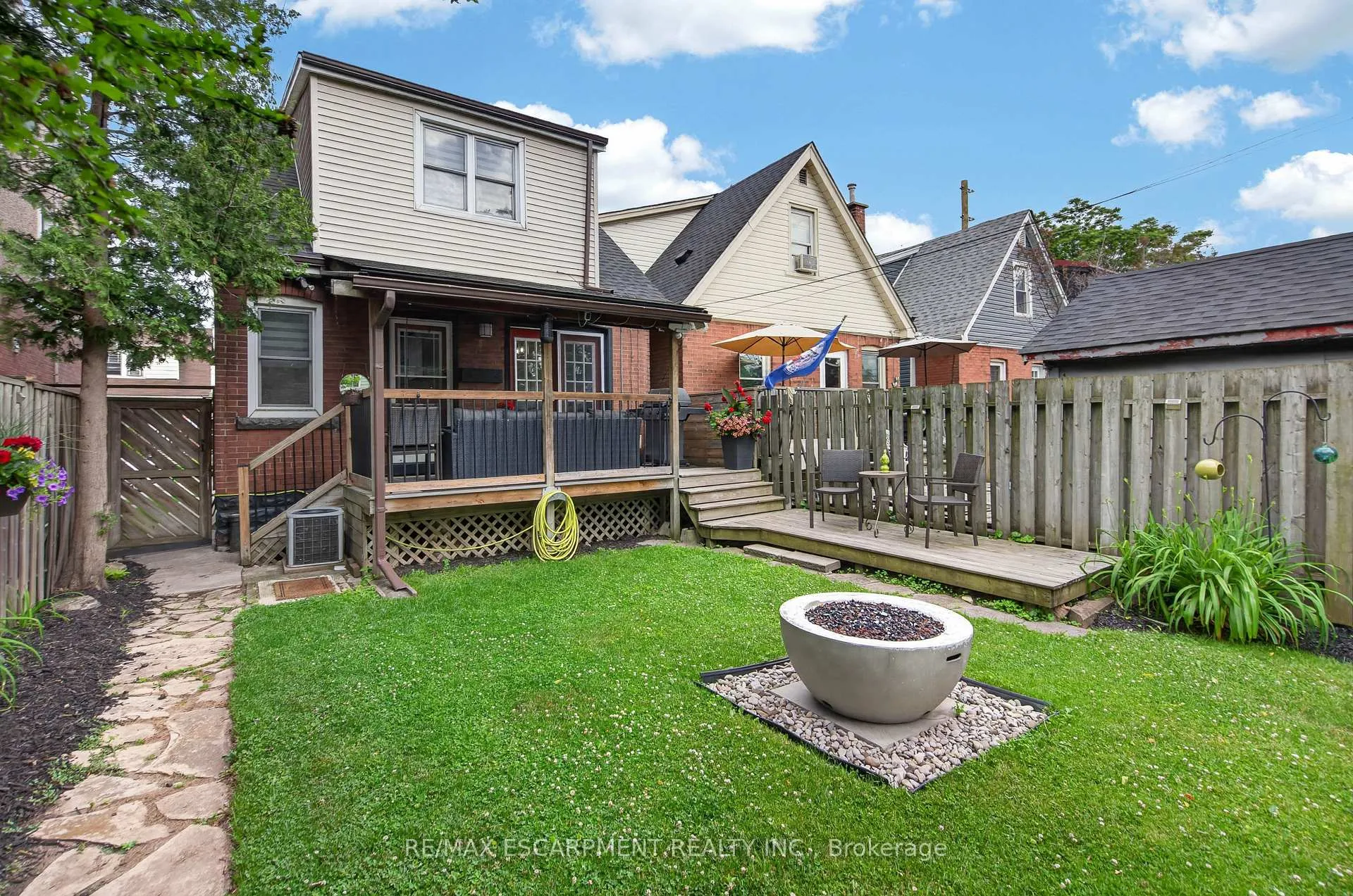 Photo 39 of 55 Cameron Avenue N, Hamilton, Homeside — HOMEH