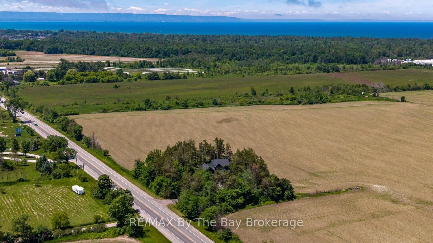 Photo 4 of 2946 92 County Road, Springwater, Rural Springwater — HOMEH
