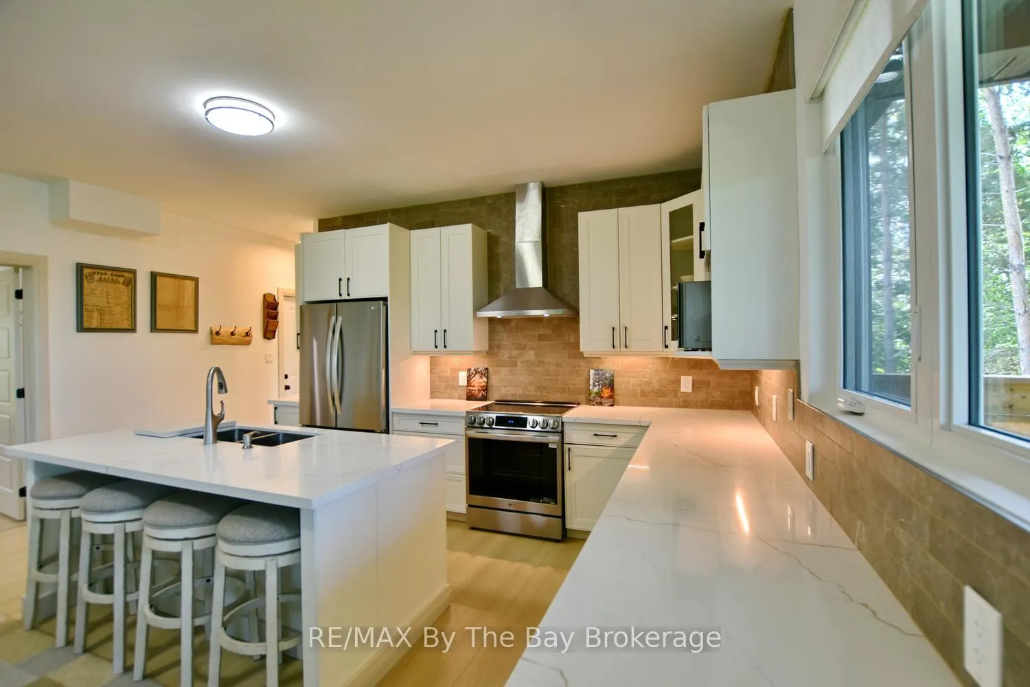 Photo 14 of 2946 92 County Road, Springwater, Rural Springwater — HOMEH