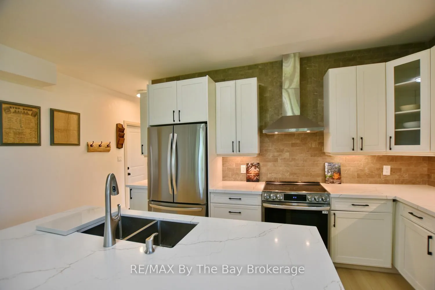 Photo 18 of 2946 92 County Road, Springwater, Rural Springwater — HOMEH