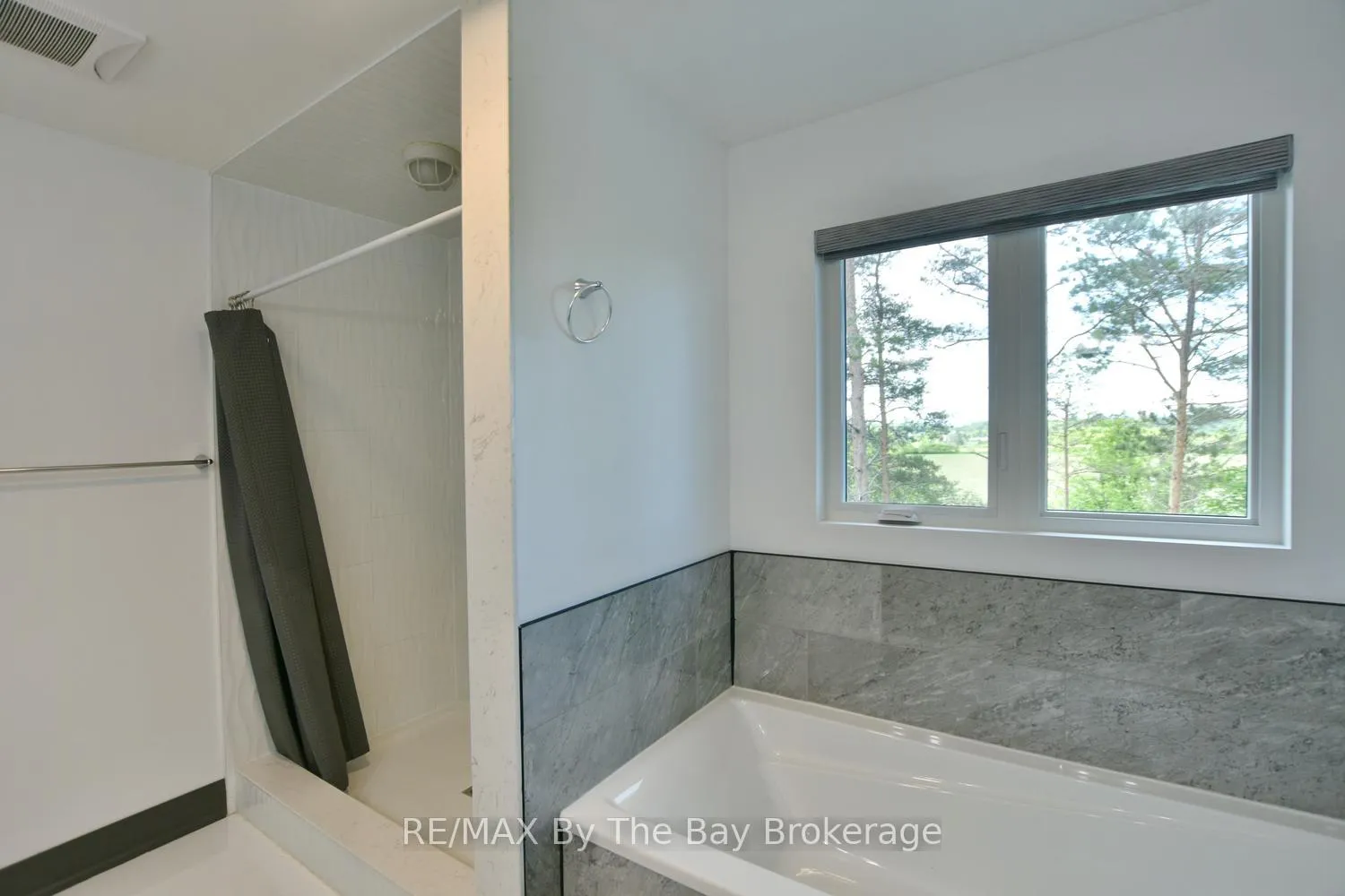 Photo 29 of 2946 92 County Road, Springwater, Rural Springwater — HOMEH