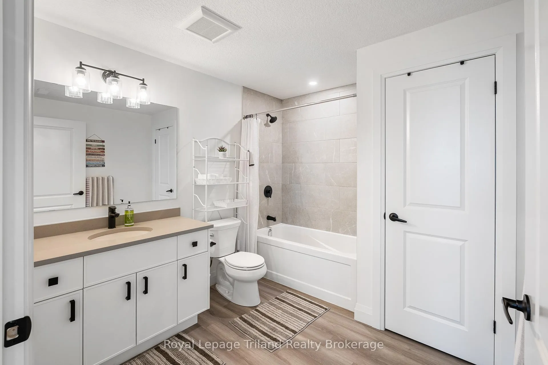 Photo 25 of 408-99B Farley Road, Centre Wellington, Fergus — HOMEH