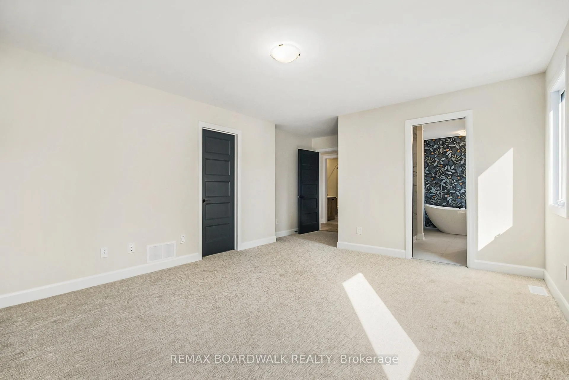 Photo 10 of 1064 Chablis Crescent, Russell, Embrun — HOMEH