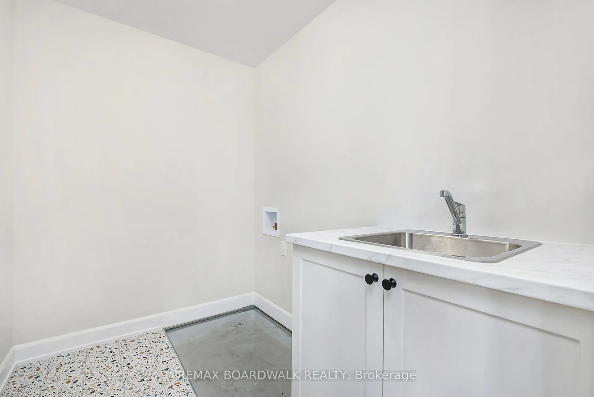 Photo 15 of 1064 Chablis Crescent, Russell, Embrun — HOMEH