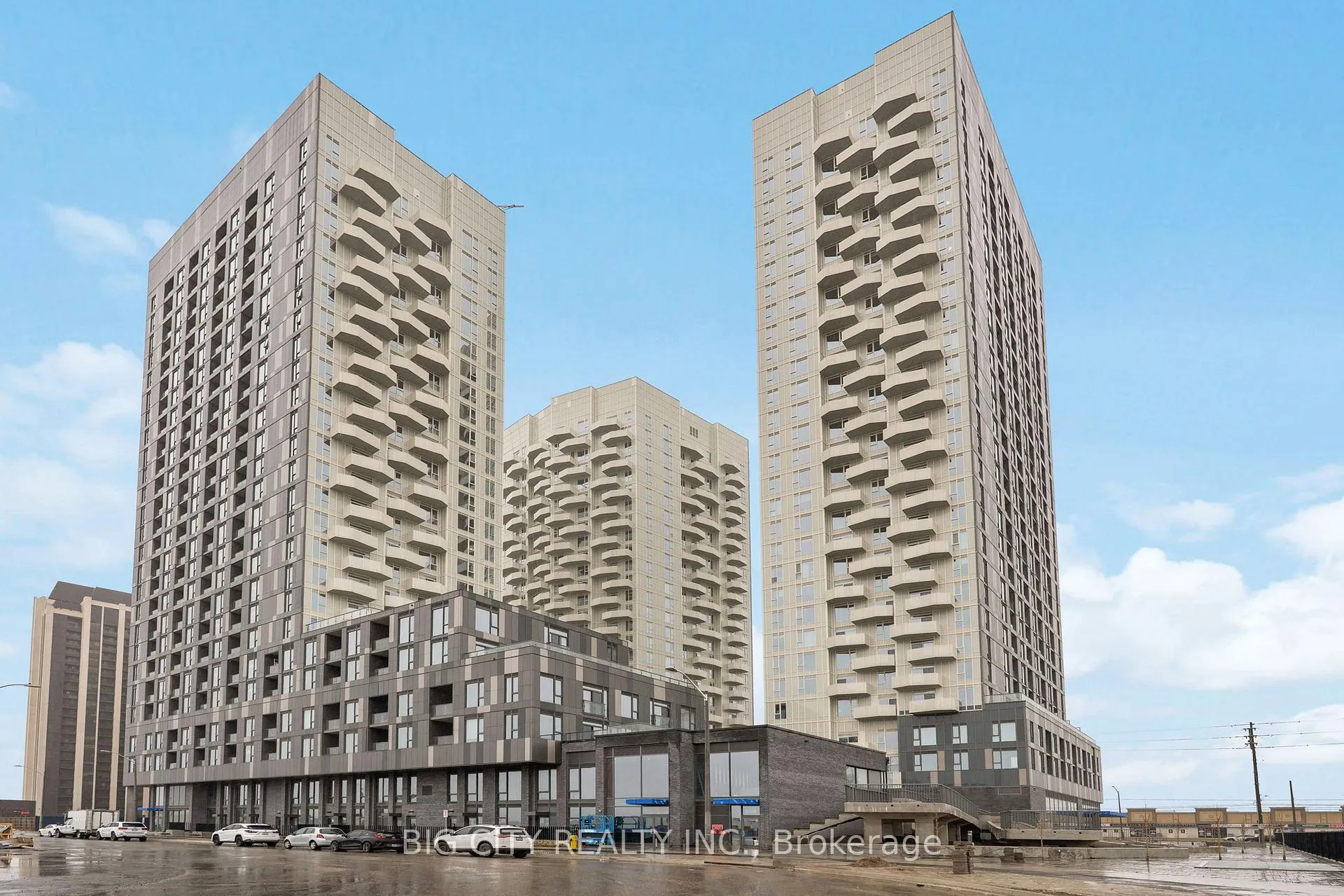 Photo 2 of Unit 2328, 498 Caldari Road, Vaughan, Concord — HOMEH