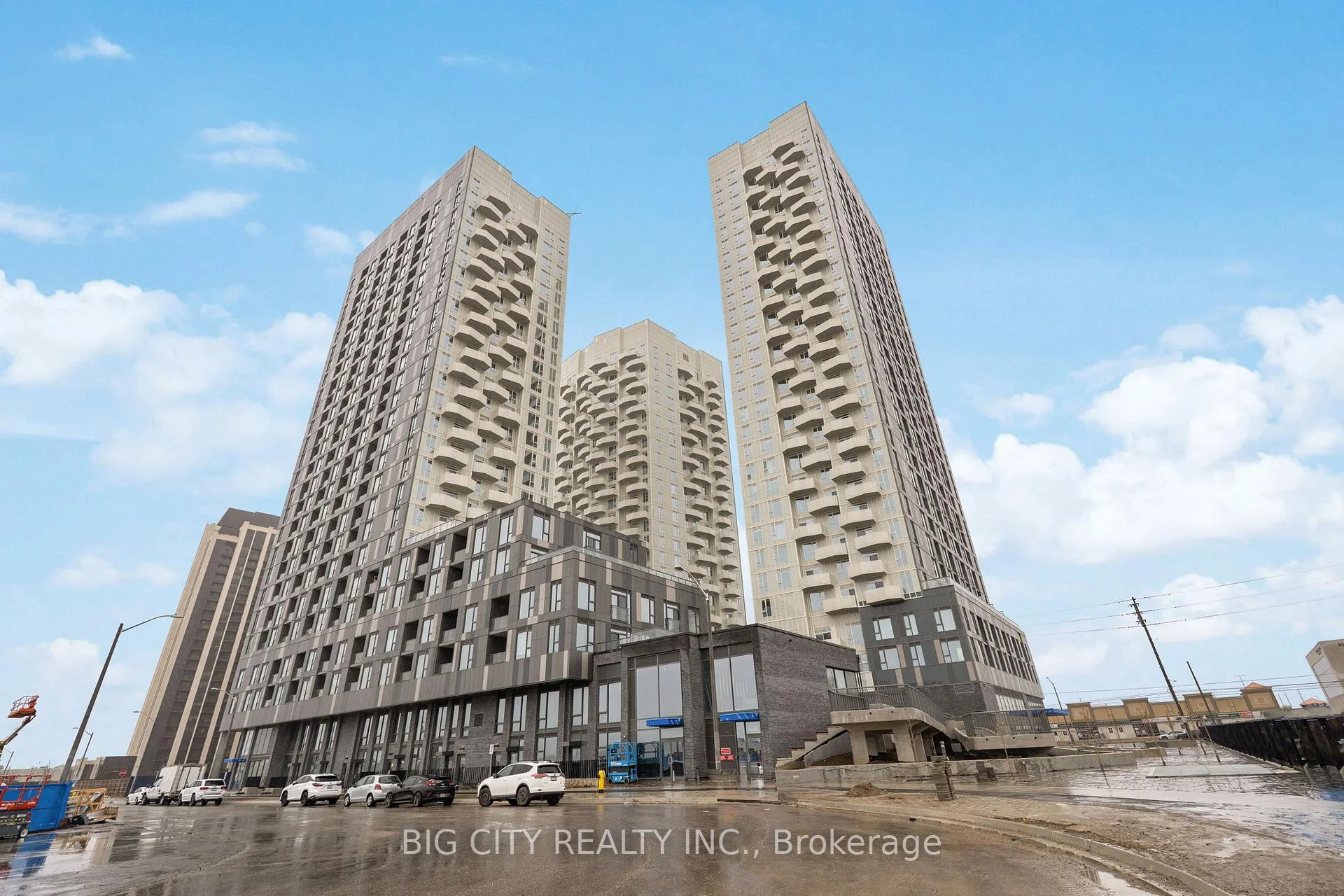 Photo 3 of Unit 2328, 498 Caldari Road, Vaughan, Concord — HOMEH