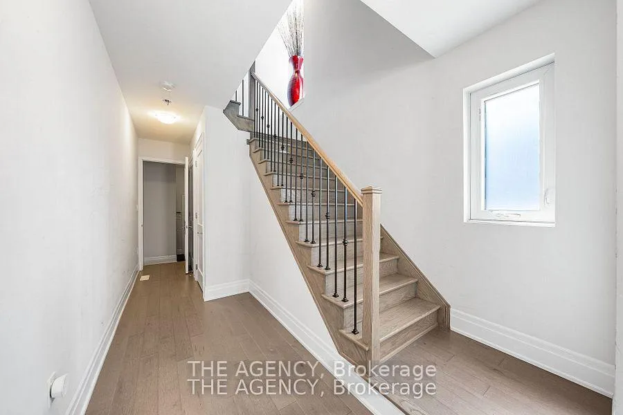 Photo 3 of 37 Aylin Crescent, Vaughan, Patterson — HOMEH