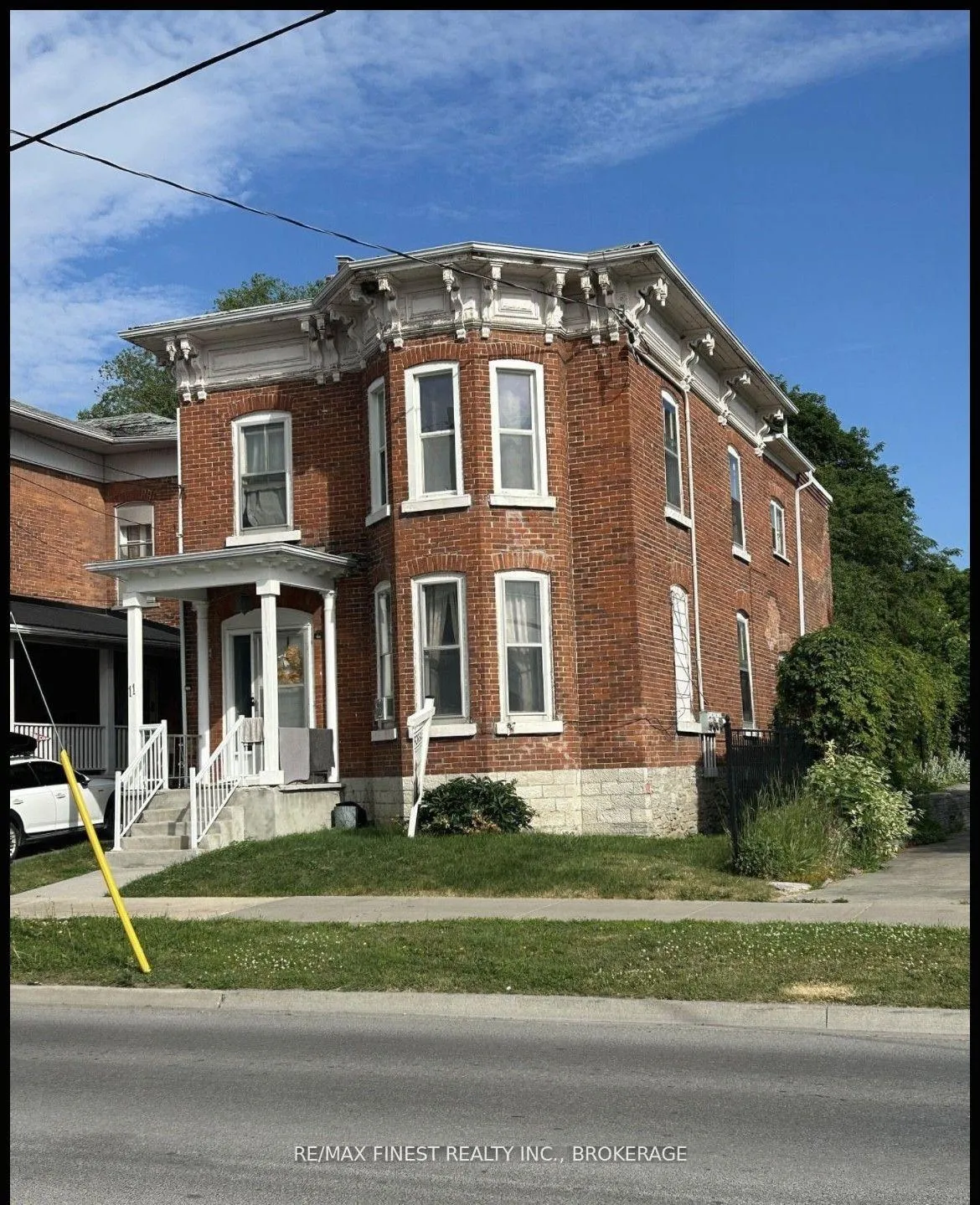 Front of Unit west, 11A Bridge Street W