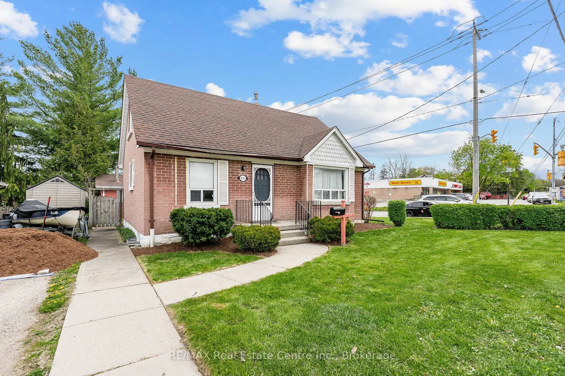 Photo 2 of 497 Victoria Street S, Kitchener, Northward — HOMEH