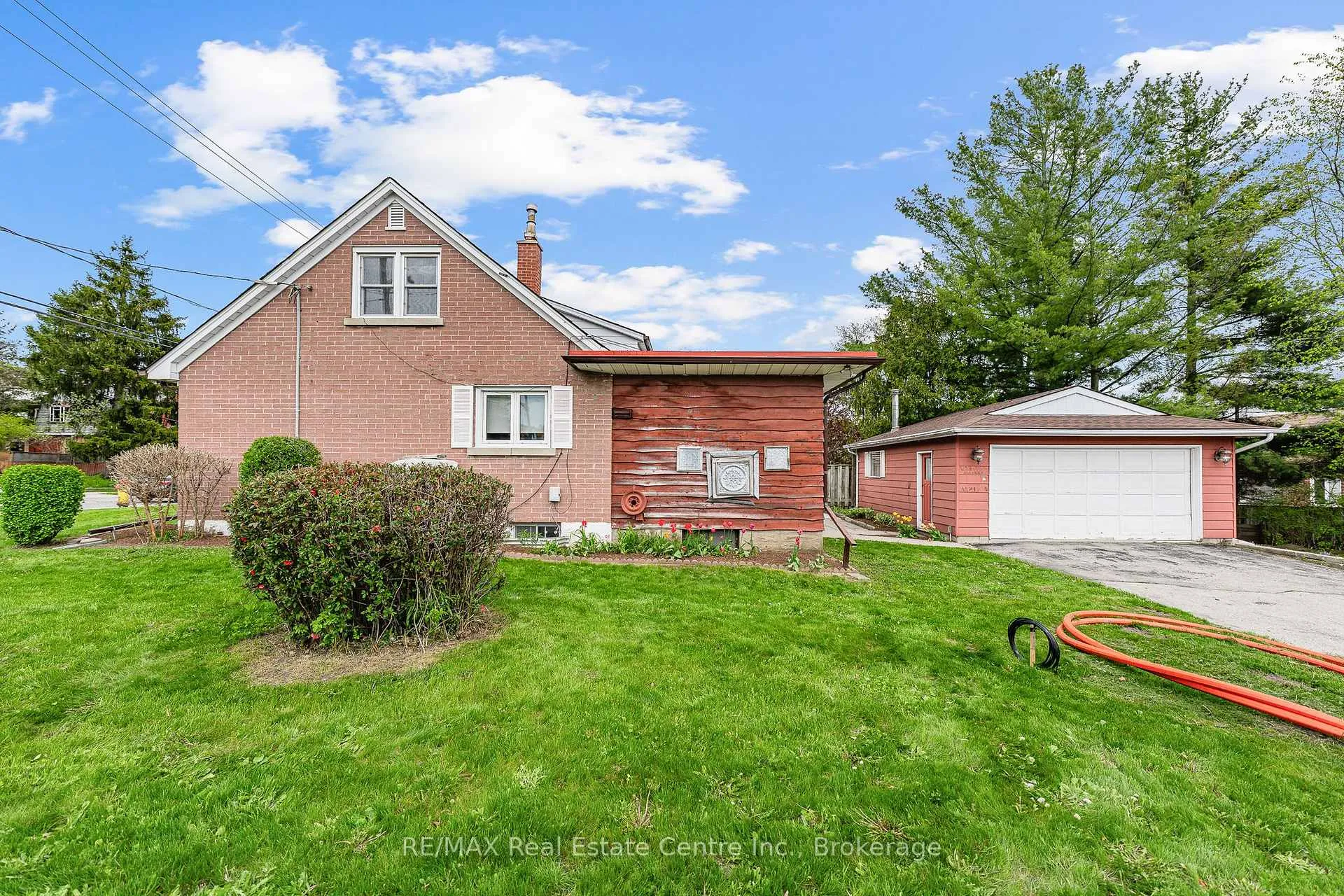 Photo 4 of 497 Victoria Street S, Kitchener, Northward — HOMEH