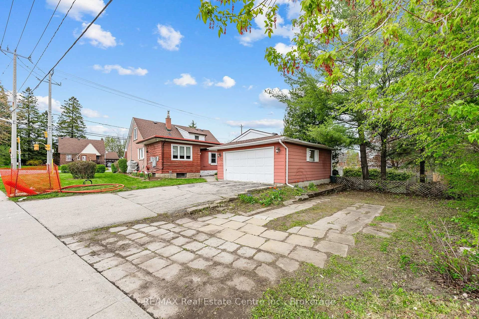 Photo 5 of 497 Victoria Street S, Kitchener, Northward — HOMEH