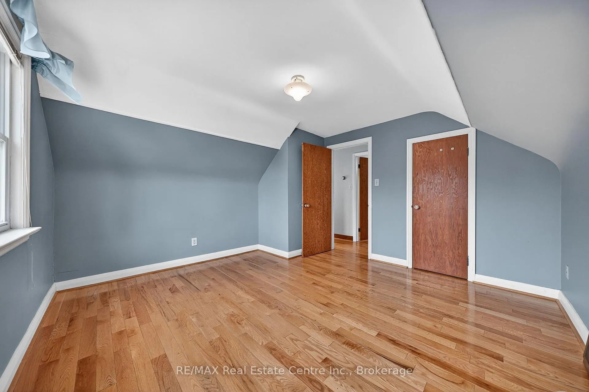 Photo 25 of 497 Victoria Street S, Kitchener, Northward — HOMEH