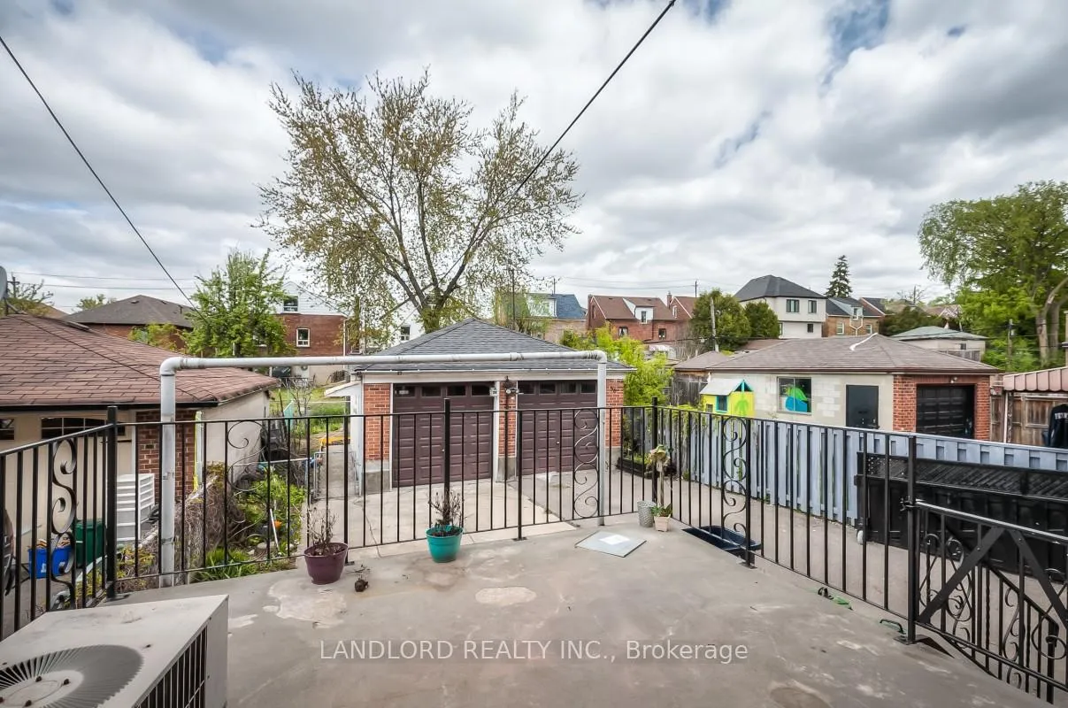 Photo 4 of Unit Main, 36 Yore Road, North York, Beechborough-Greenbrook — HOMEH