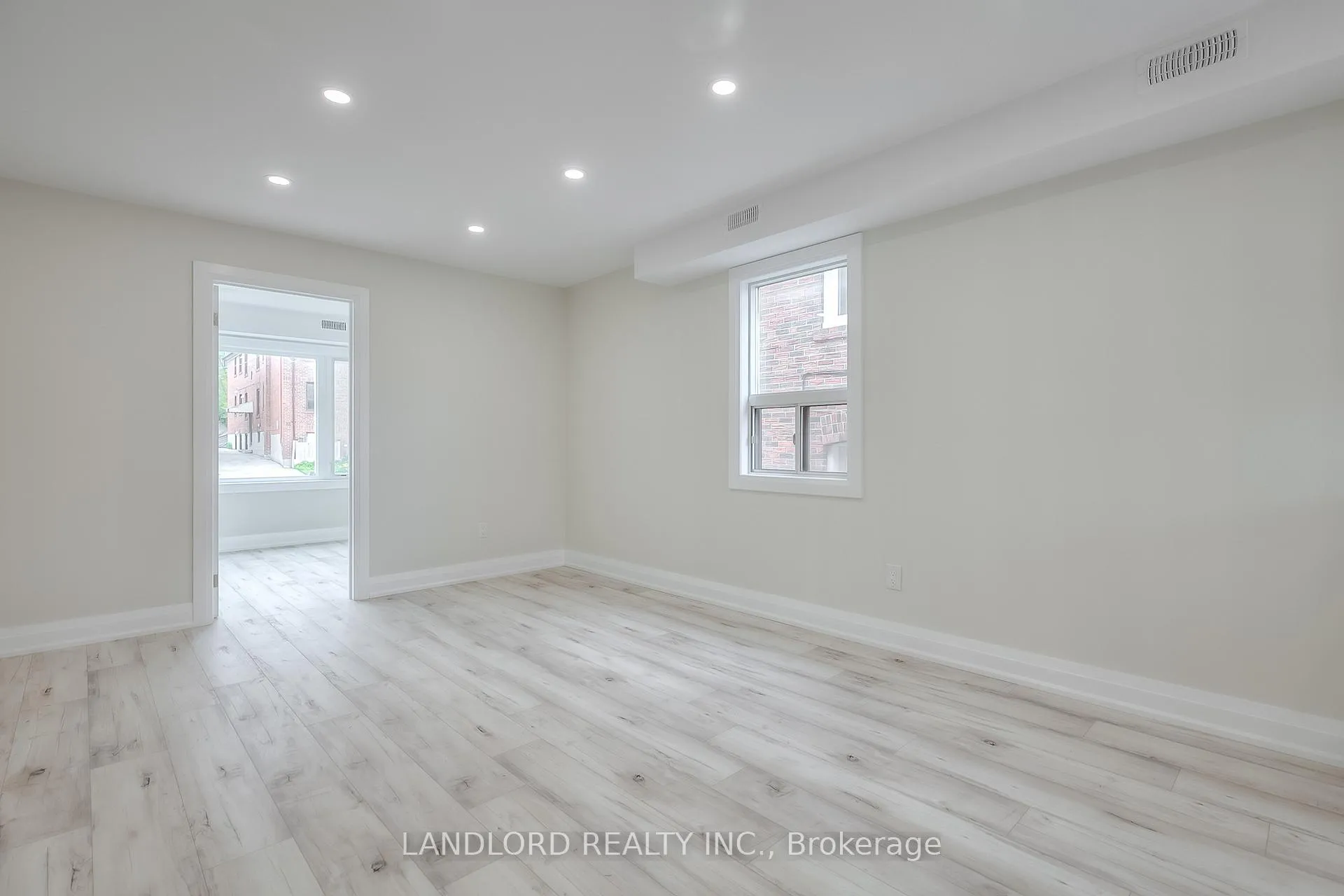 Photo 6 of Unit Main, 36 Yore Road, North York, Beechborough-Greenbrook — HOMEH
