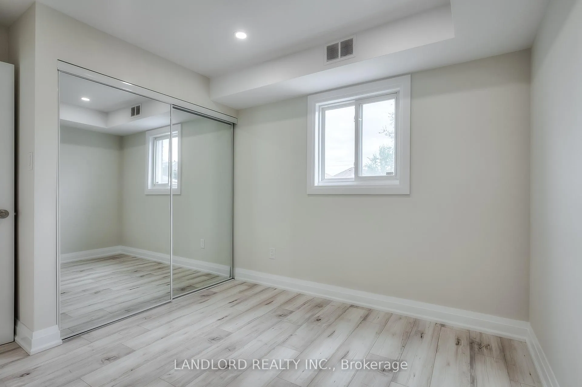 Photo 9 of Unit Main, 36 Yore Road, North York, Beechborough-Greenbrook — HOMEH