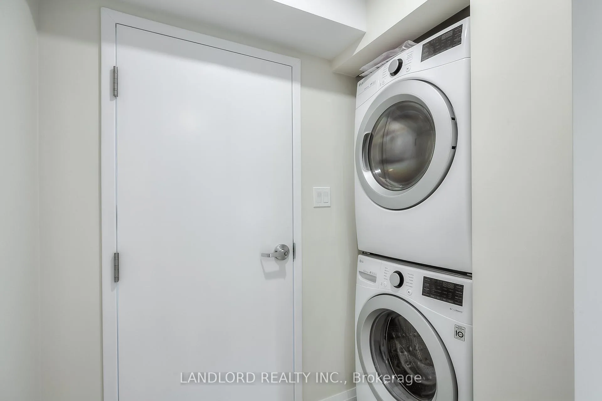 Photo 13 of Unit Main, 36 Yore Road, North York, Beechborough-Greenbrook — HOMEH