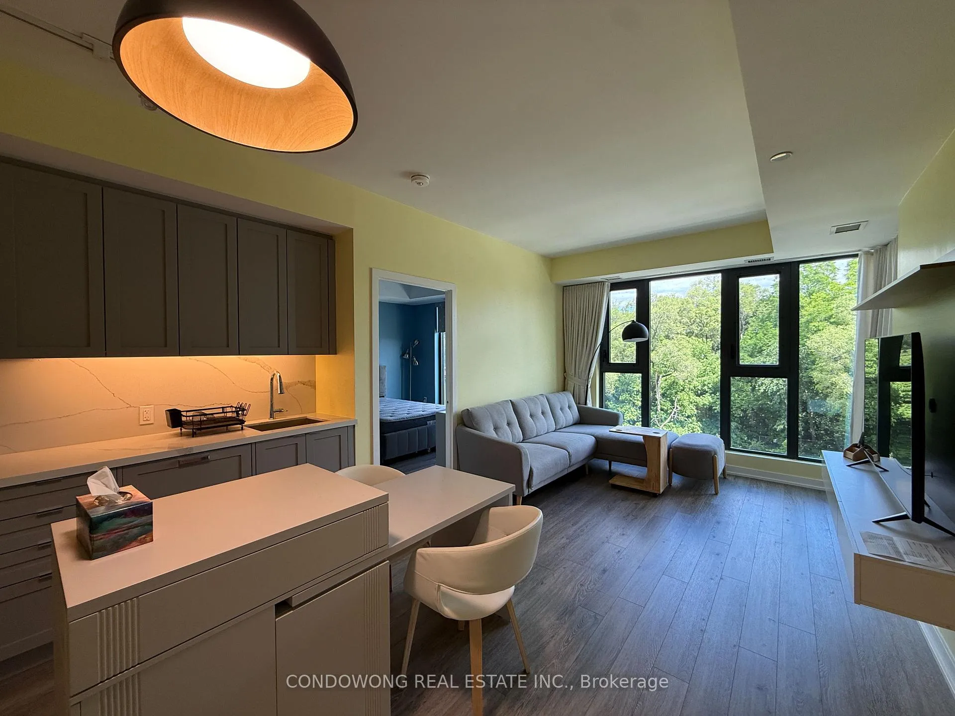 Photo 2 of Unit 404, 250 Lawrence Avenue W, Toronto, Lawrence Park North — HOMEH