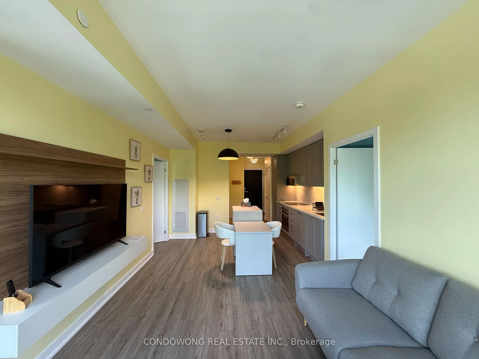 Photo 3 of Unit 404, 250 Lawrence Avenue W, Toronto, Lawrence Park North — HOMEH