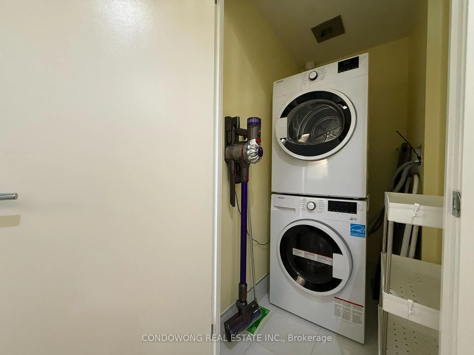Photo 12 of Unit 404, 250 Lawrence Avenue W, Toronto, Lawrence Park North — HOMEH