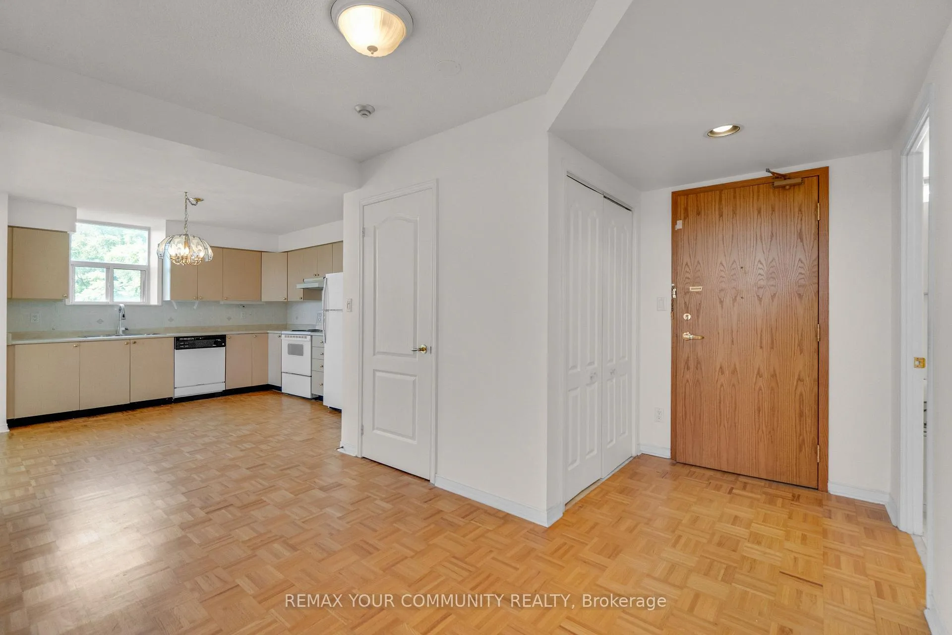 Photo 10 of Unit 423, 7373 Martin Grove Road, Vaughan, Vaughan Grove — HOMEH
