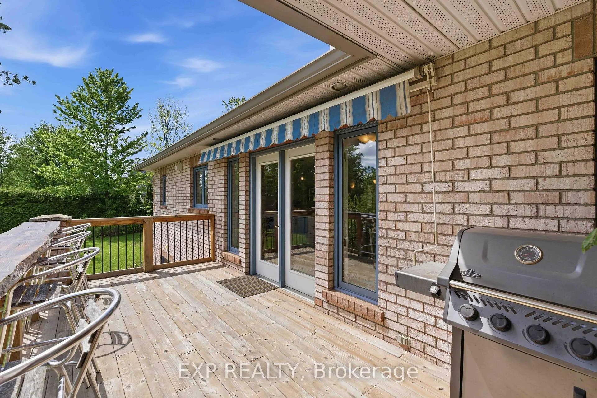 Photo 5 of 1264 Barnwell Crescent, Ottawa, Navan — HOMEH