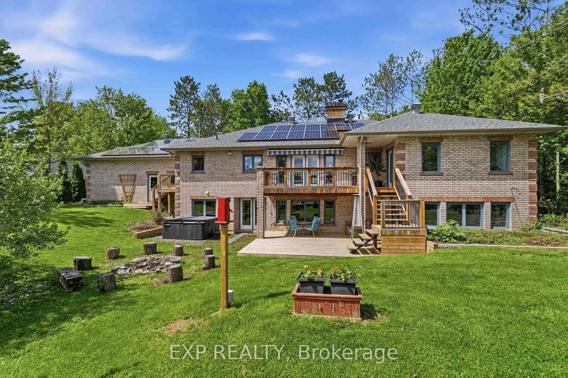 Photo 14 of 1264 Barnwell Crescent, Ottawa, Navan — HOMEH