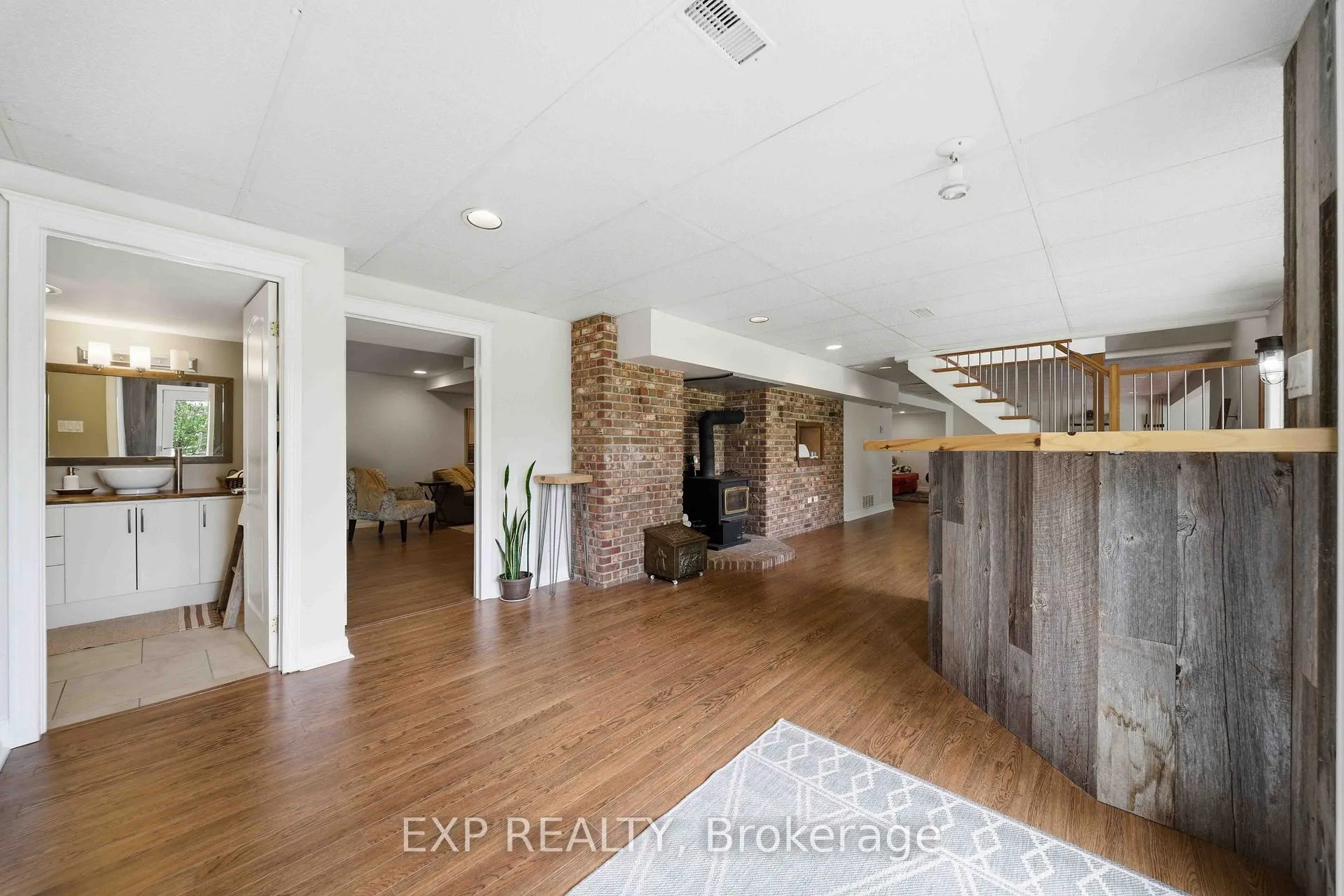 Photo 20 of 1264 Barnwell Crescent, Ottawa, Navan — HOMEH