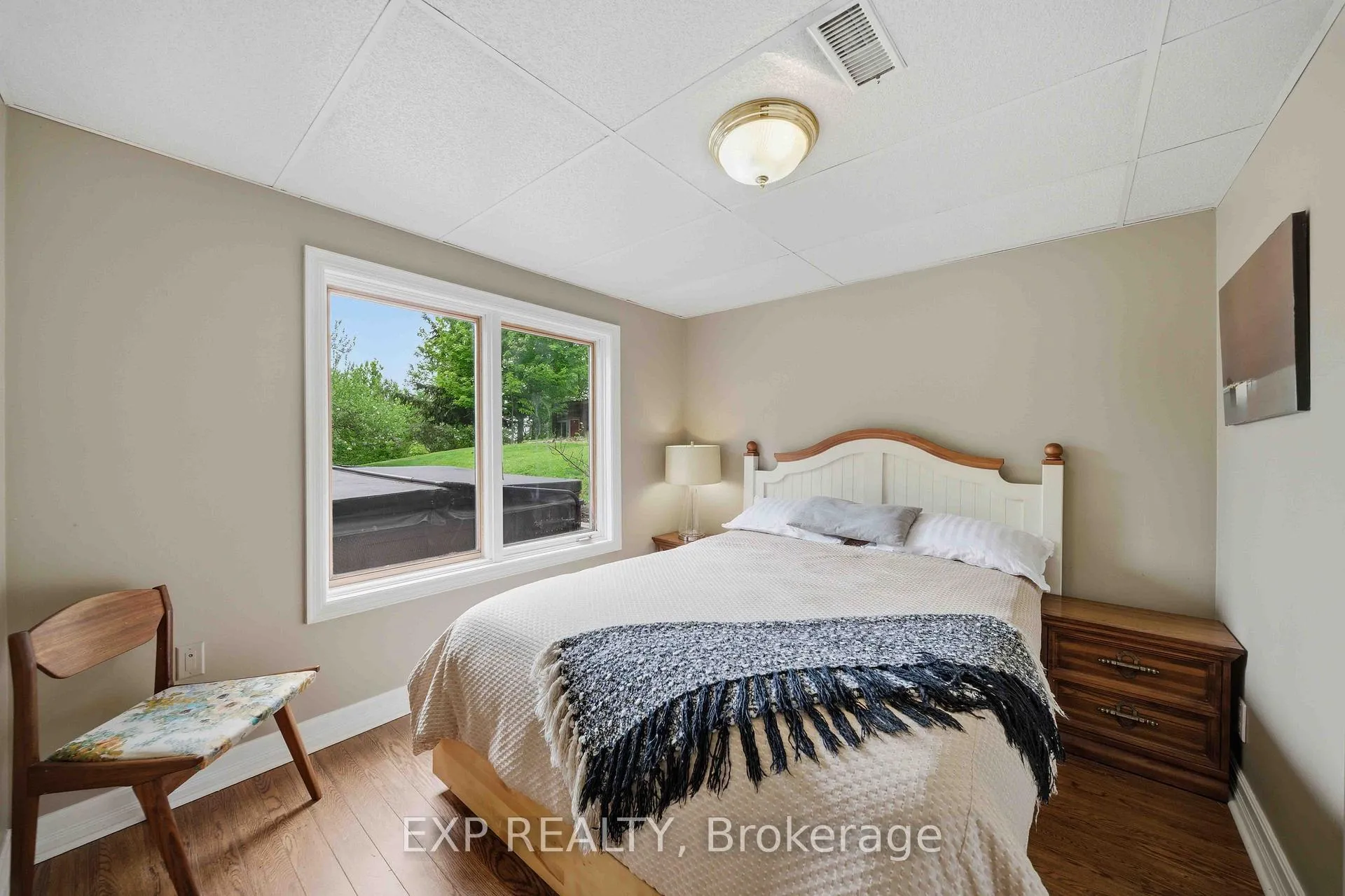 Photo 22 of 1264 Barnwell Crescent, Ottawa, Navan — HOMEH