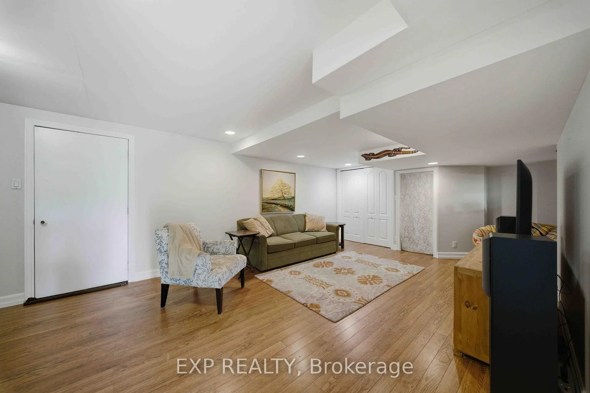 Photo 24 of 1264 Barnwell Crescent, Ottawa, Navan — HOMEH