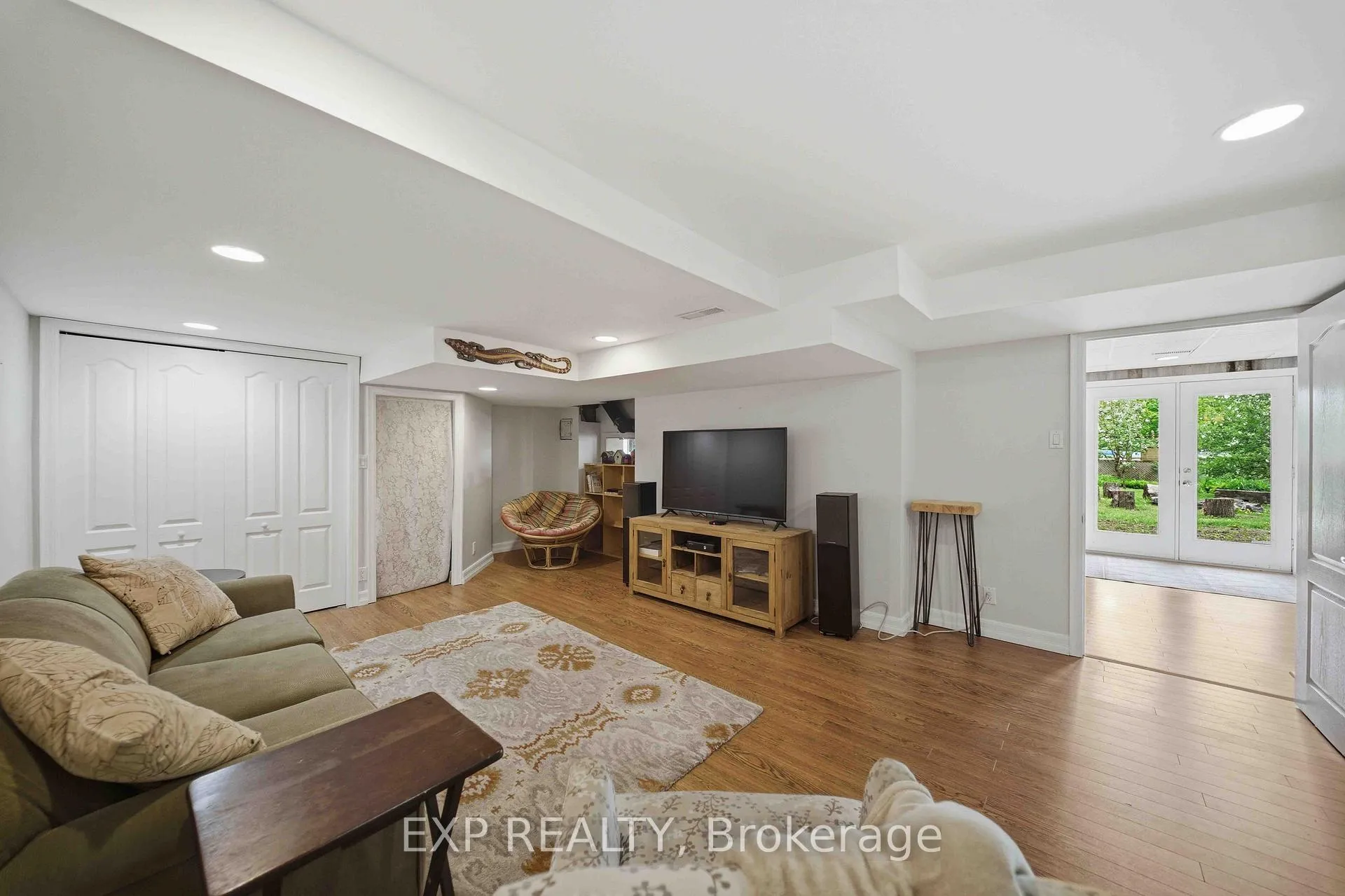 Photo 25 of 1264 Barnwell Crescent, Ottawa, Navan — HOMEH