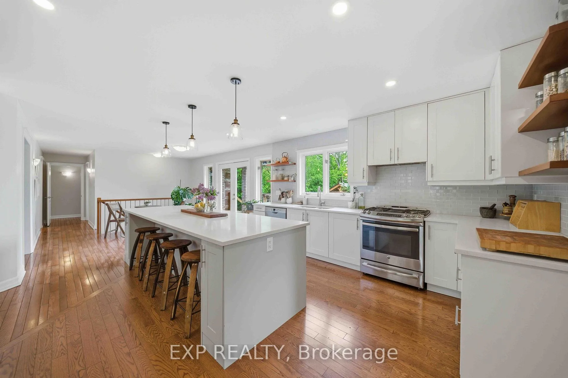 Photo 33 of 1264 Barnwell Crescent, Ottawa, Navan — HOMEH