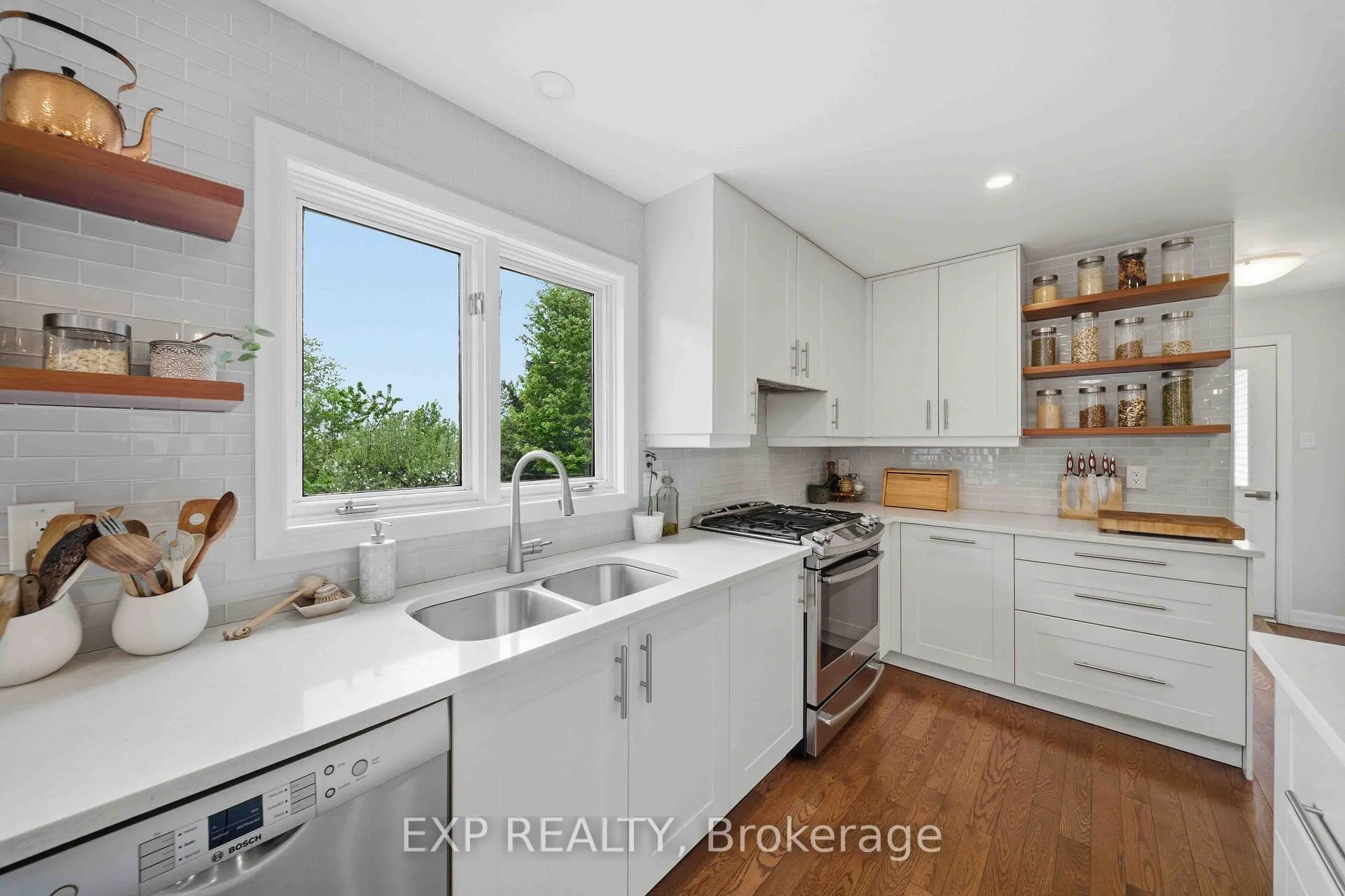 Photo 35 of 1264 Barnwell Crescent, Ottawa, Navan — HOMEH