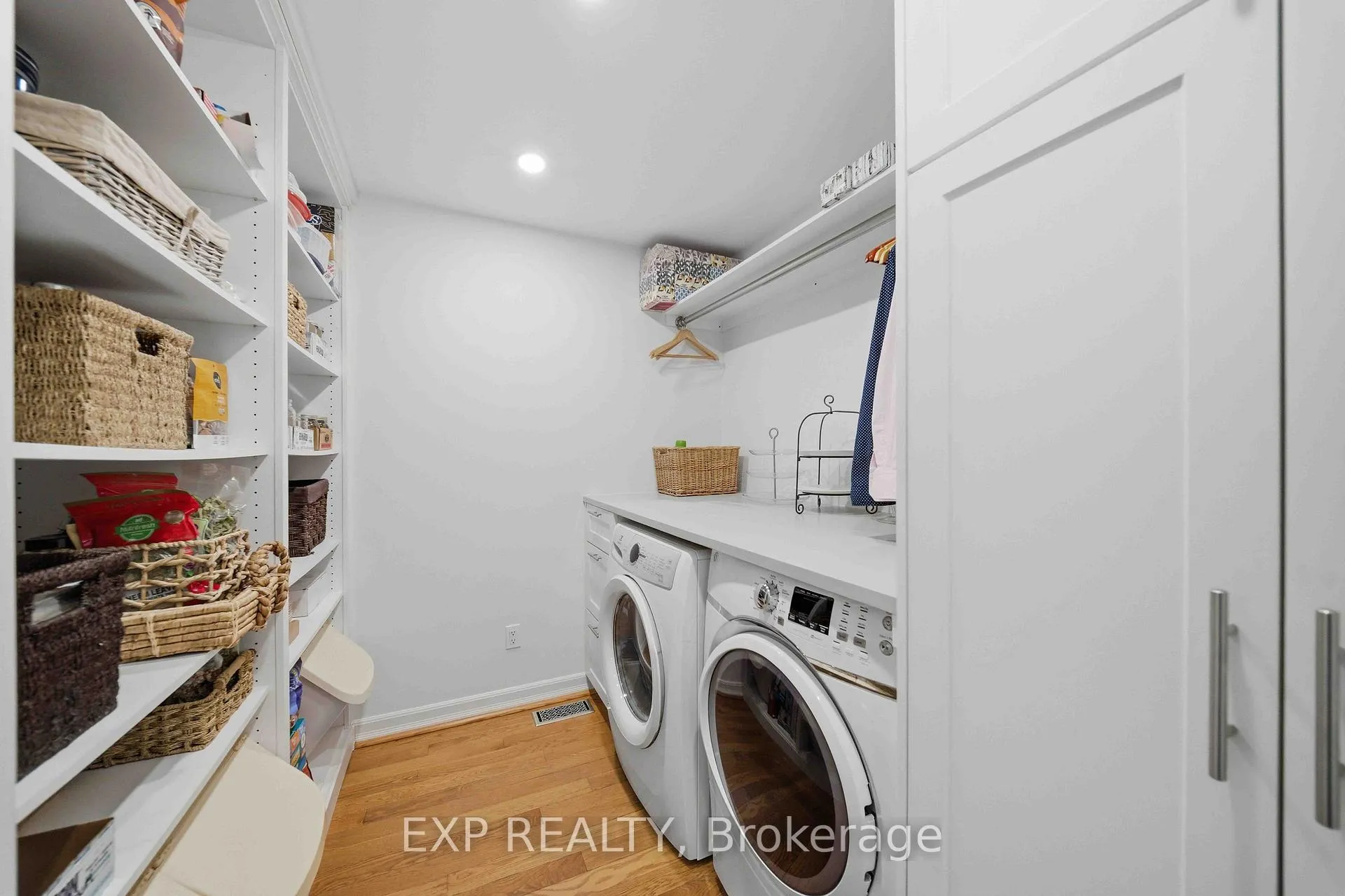 Photo 36 of 1264 Barnwell Crescent, Ottawa, Navan — HOMEH