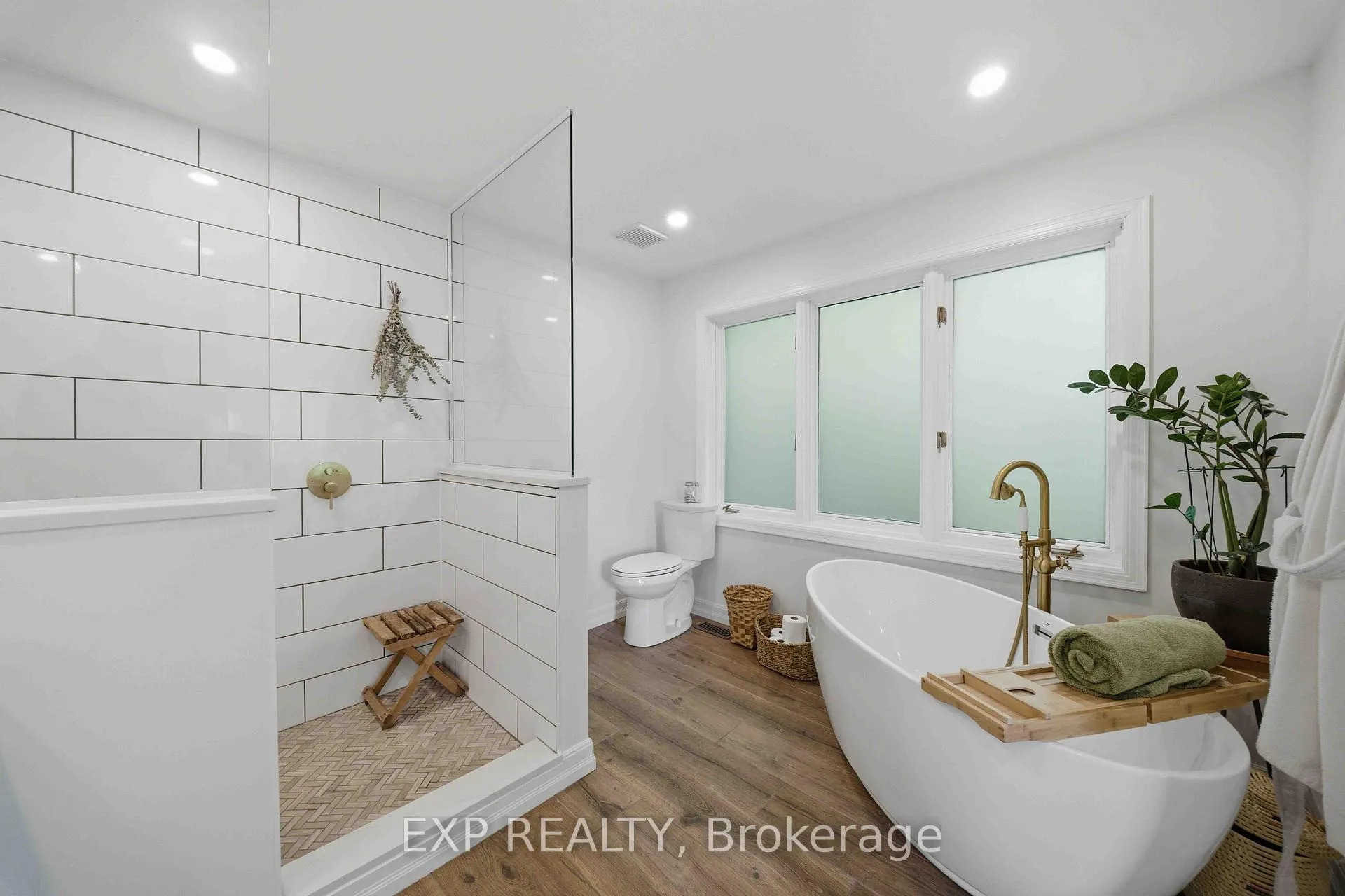 Photo 44 of 1264 Barnwell Crescent, Ottawa, Navan — HOMEH