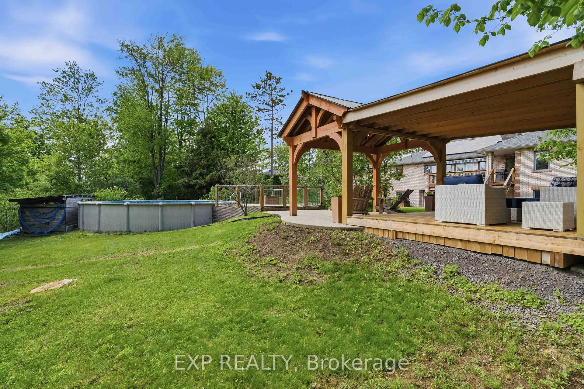 Photo 11 of 1264 Barnwell Crescent, Ottawa, Navan — HOMEH