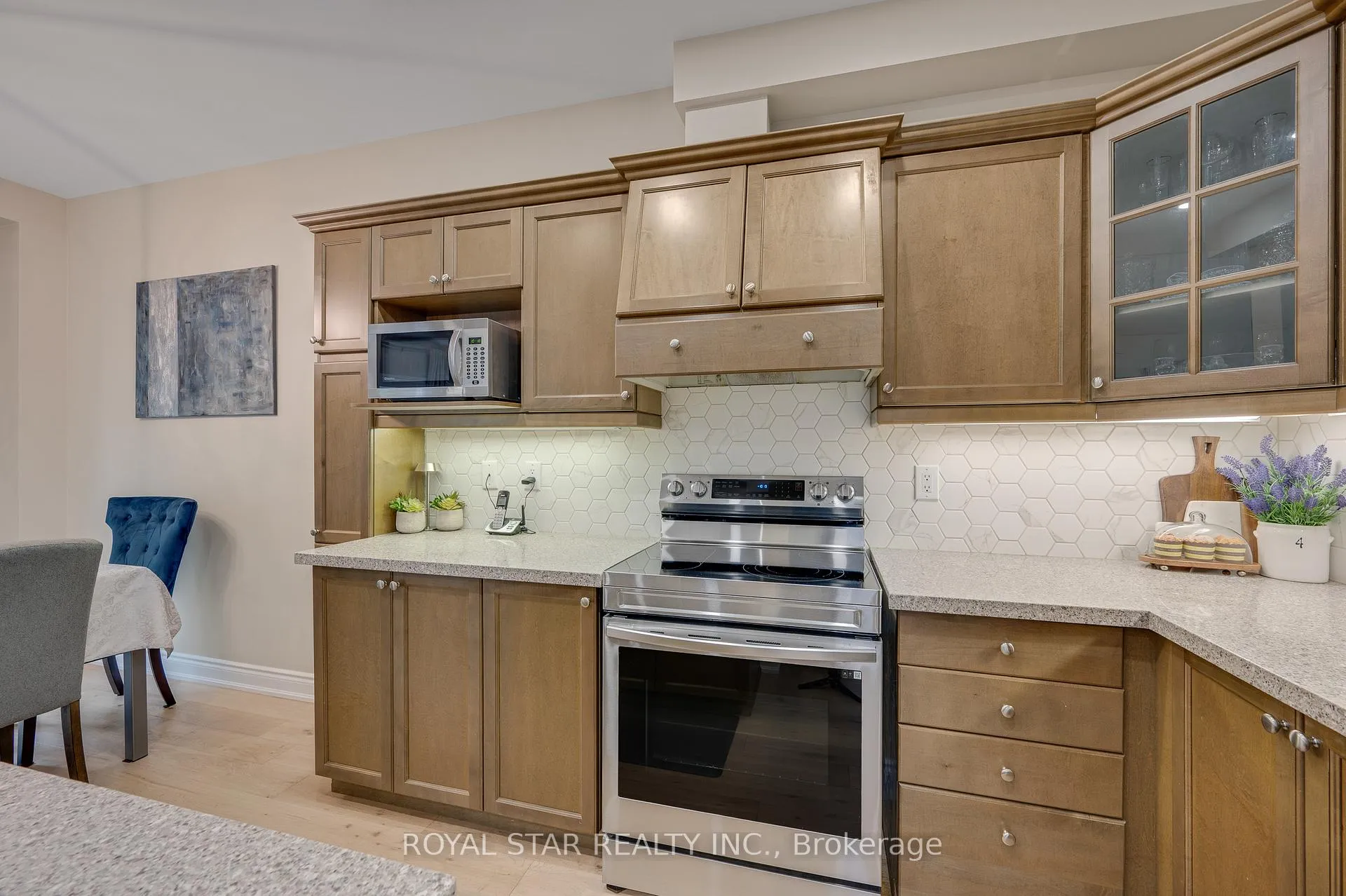Photo 17 of Unit 24, 2229 Walkers Line, Burlington, Headon — HOMEH