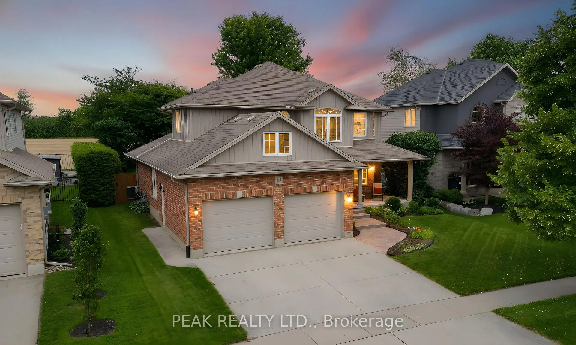 Photo 2 of 258 Laschinger Boulevard, Wilmot — HOMEH