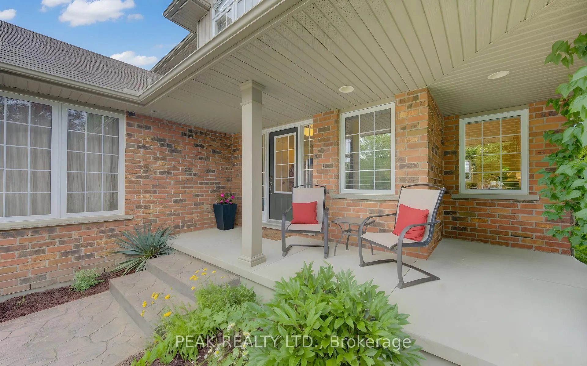 Photo 7 of 258 Laschinger Boulevard, Wilmot — HOMEH