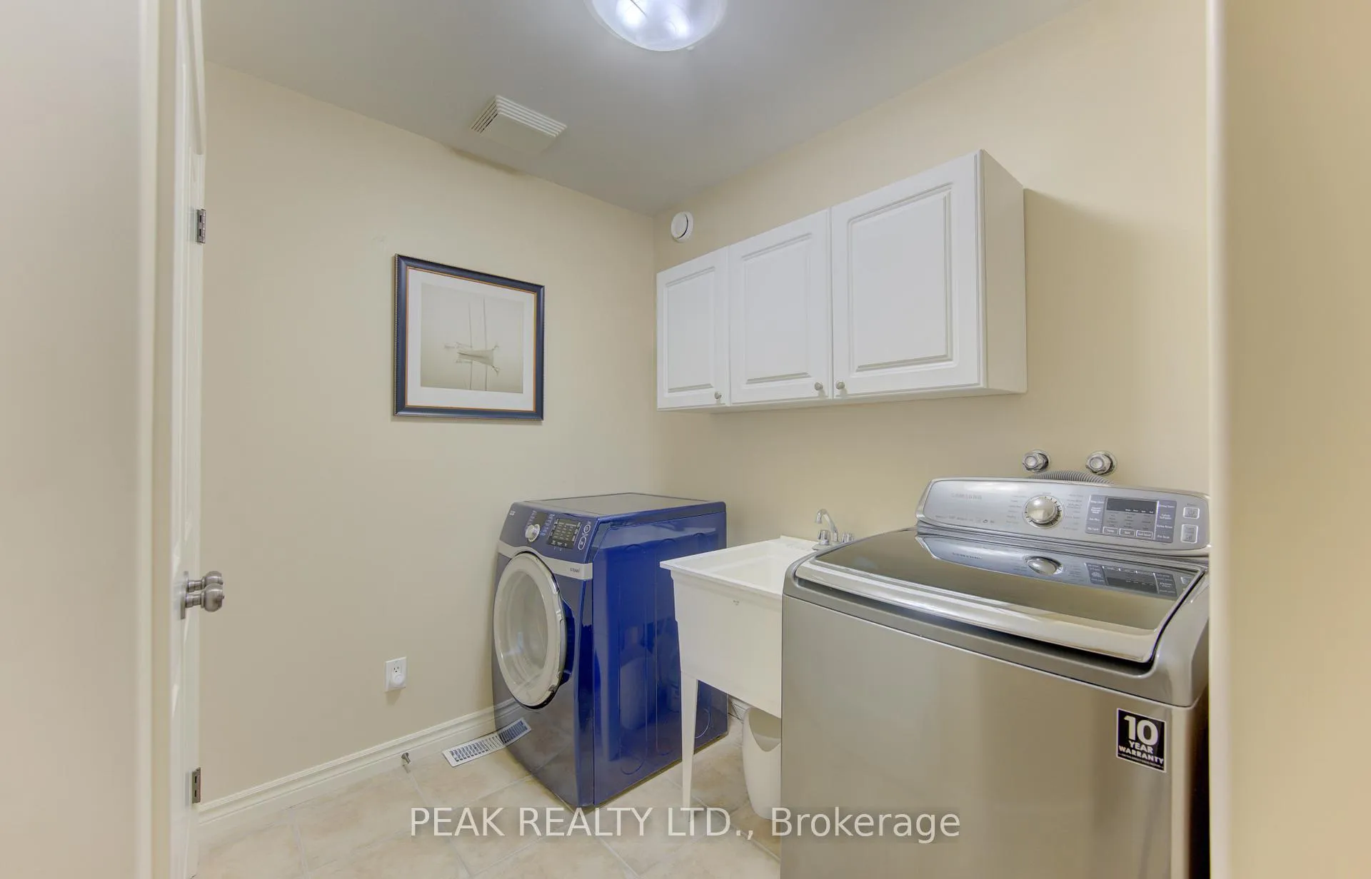 Photo 9 of 258 Laschinger Boulevard, Wilmot — HOMEH