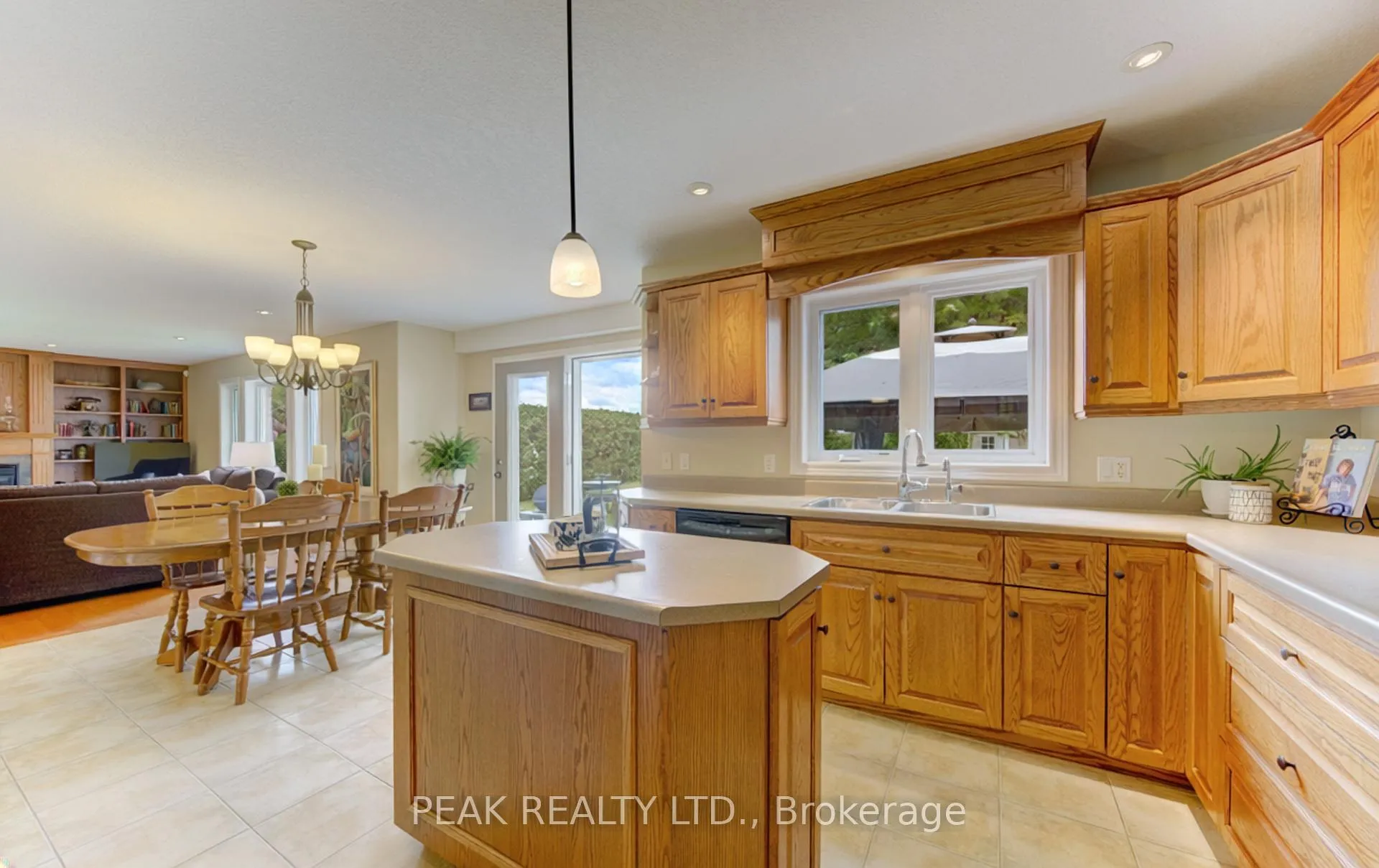 Photo 13 of 258 Laschinger Boulevard, Wilmot — HOMEH