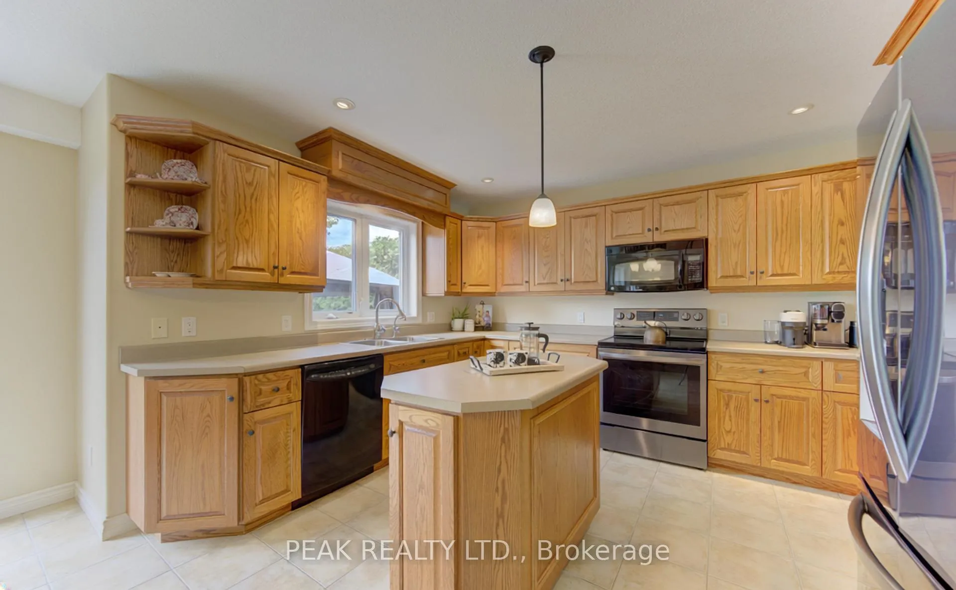 Photo 15 of 258 Laschinger Boulevard, Wilmot — HOMEH
