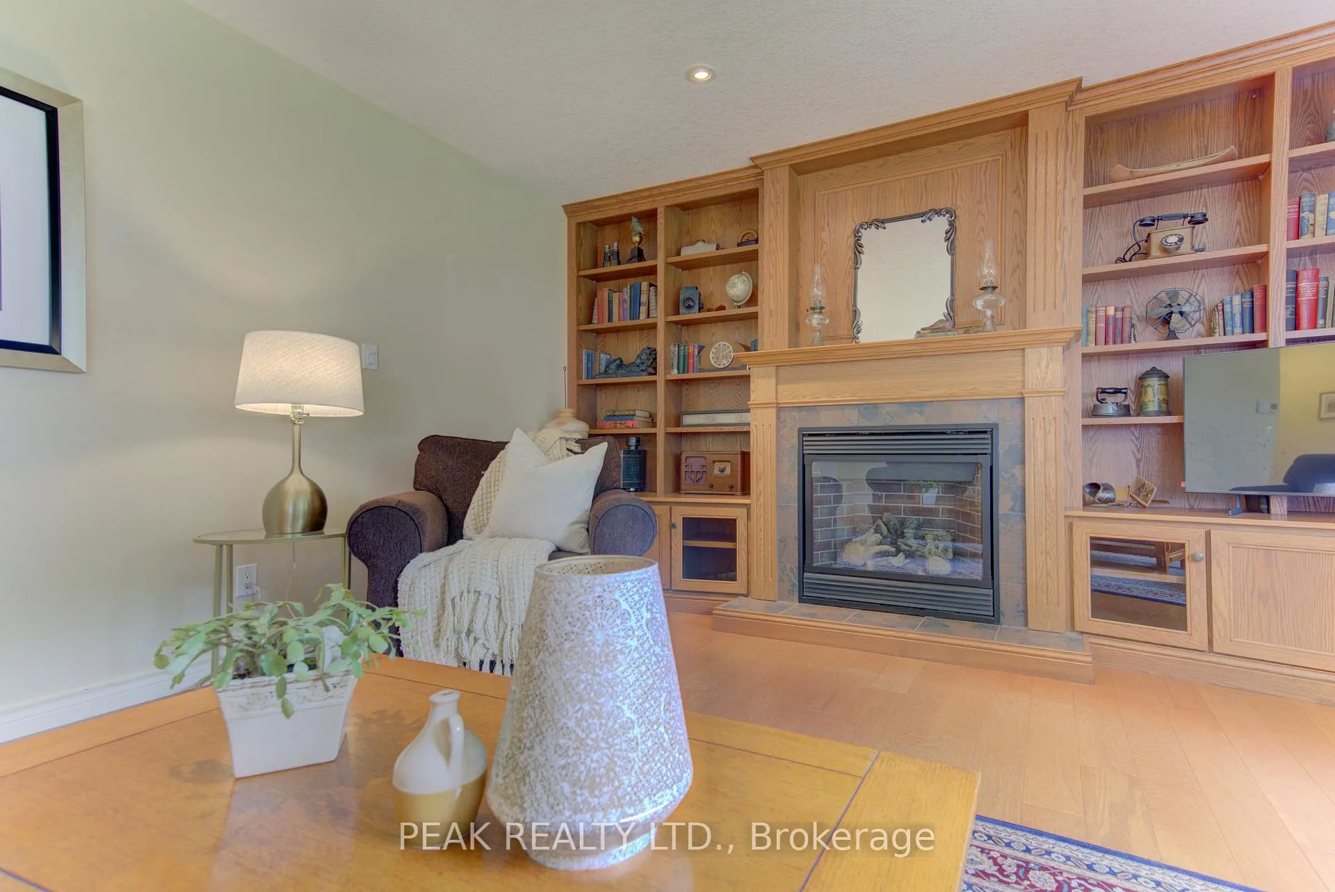 Photo 19 of 258 Laschinger Boulevard, Wilmot — HOMEH